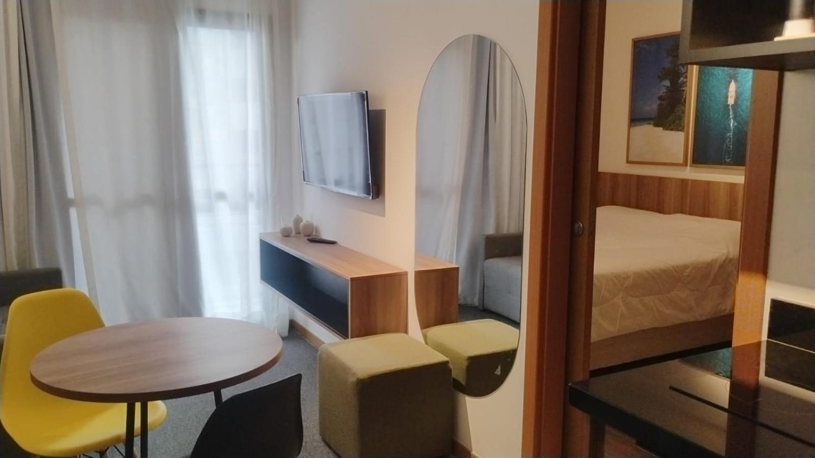 Moderno AP no Porto da Barra - Praia, Conforto e Praticidade