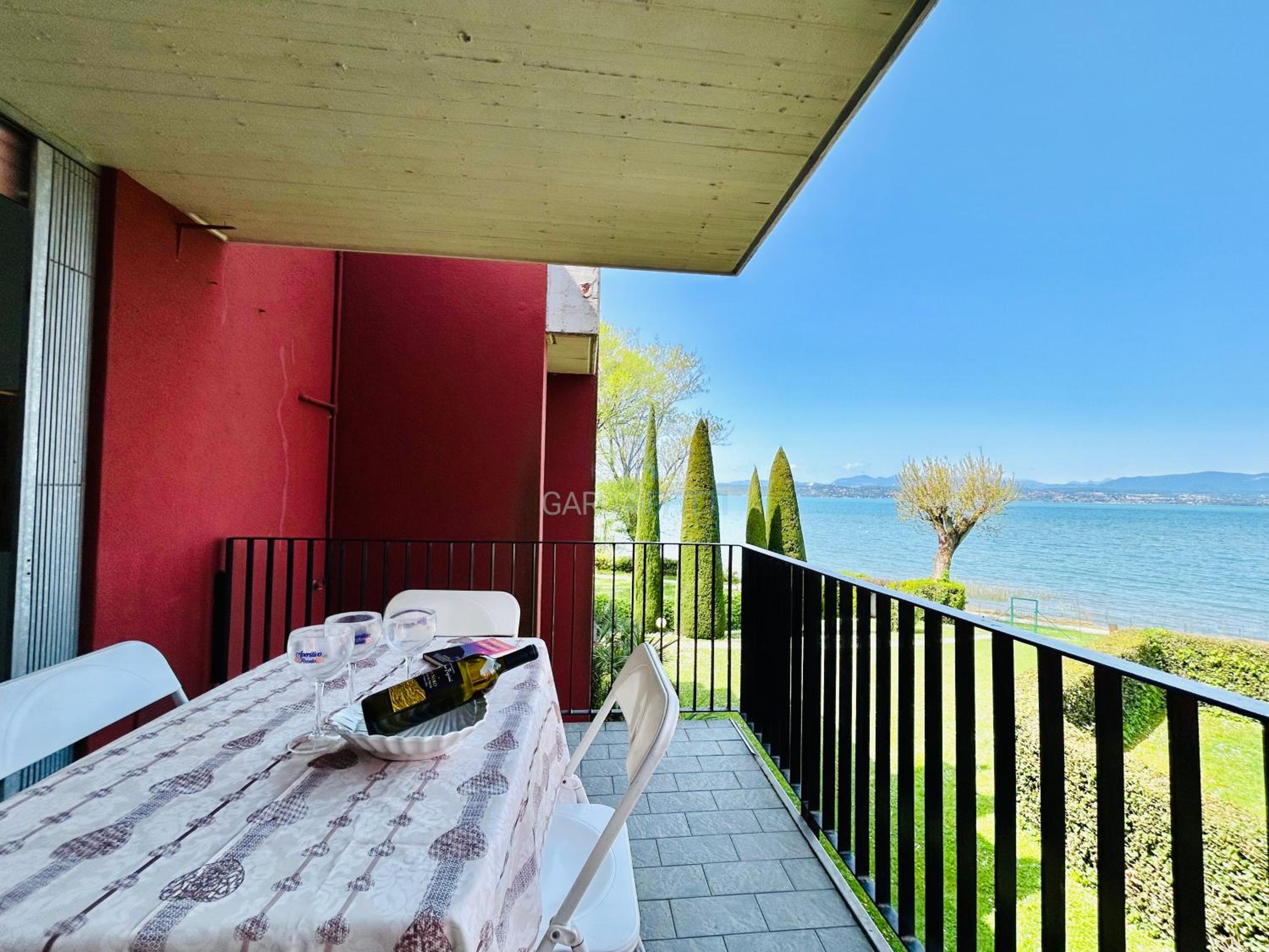 Poseidone Apartment - Terrazza vista lago