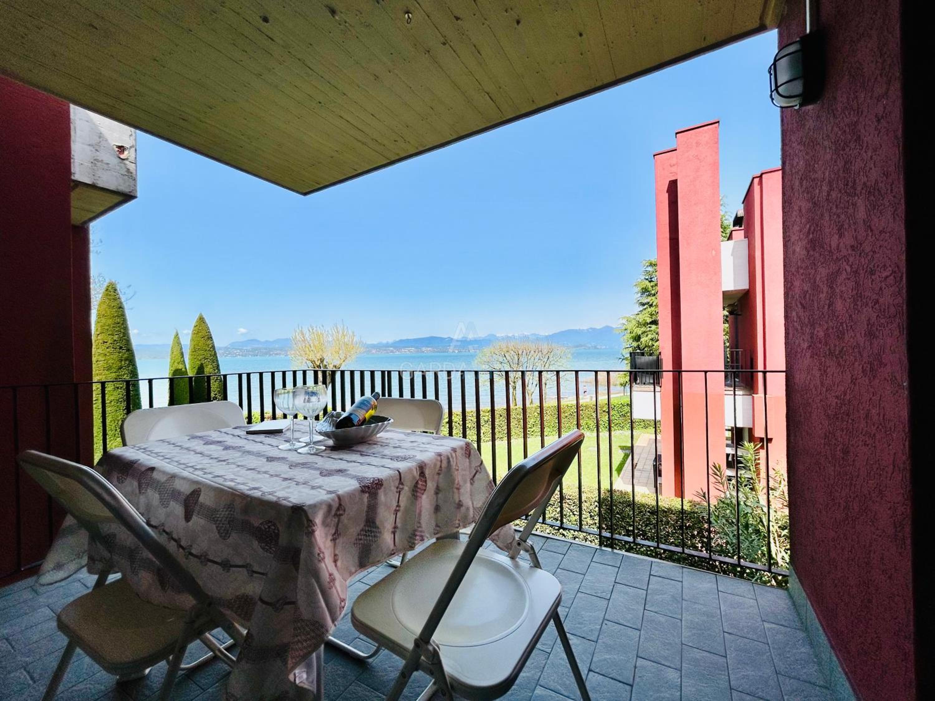 Poseidone Apartment - Terrazza vista lago