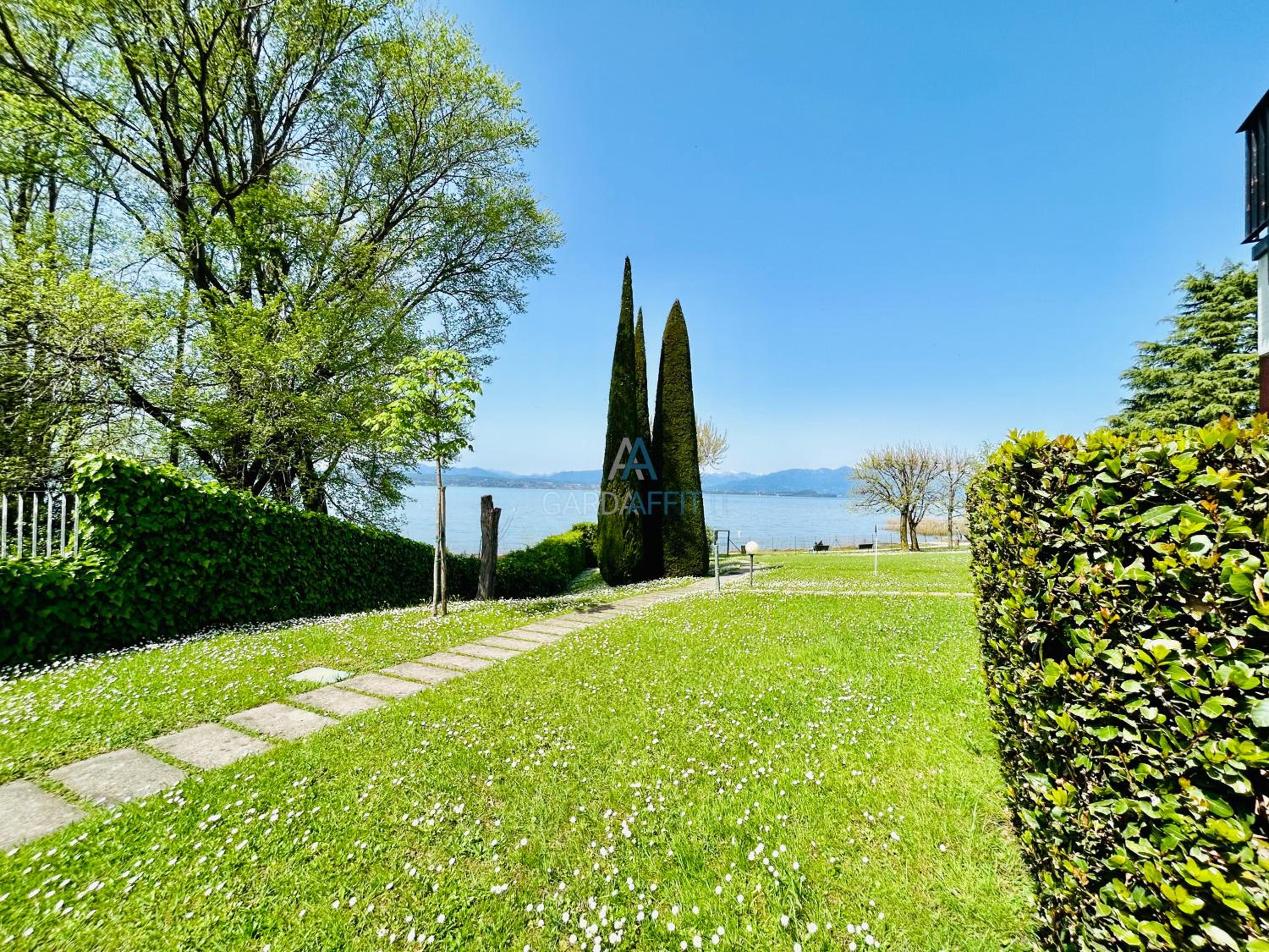 Poseidone Apartment - Terrazza vista lago