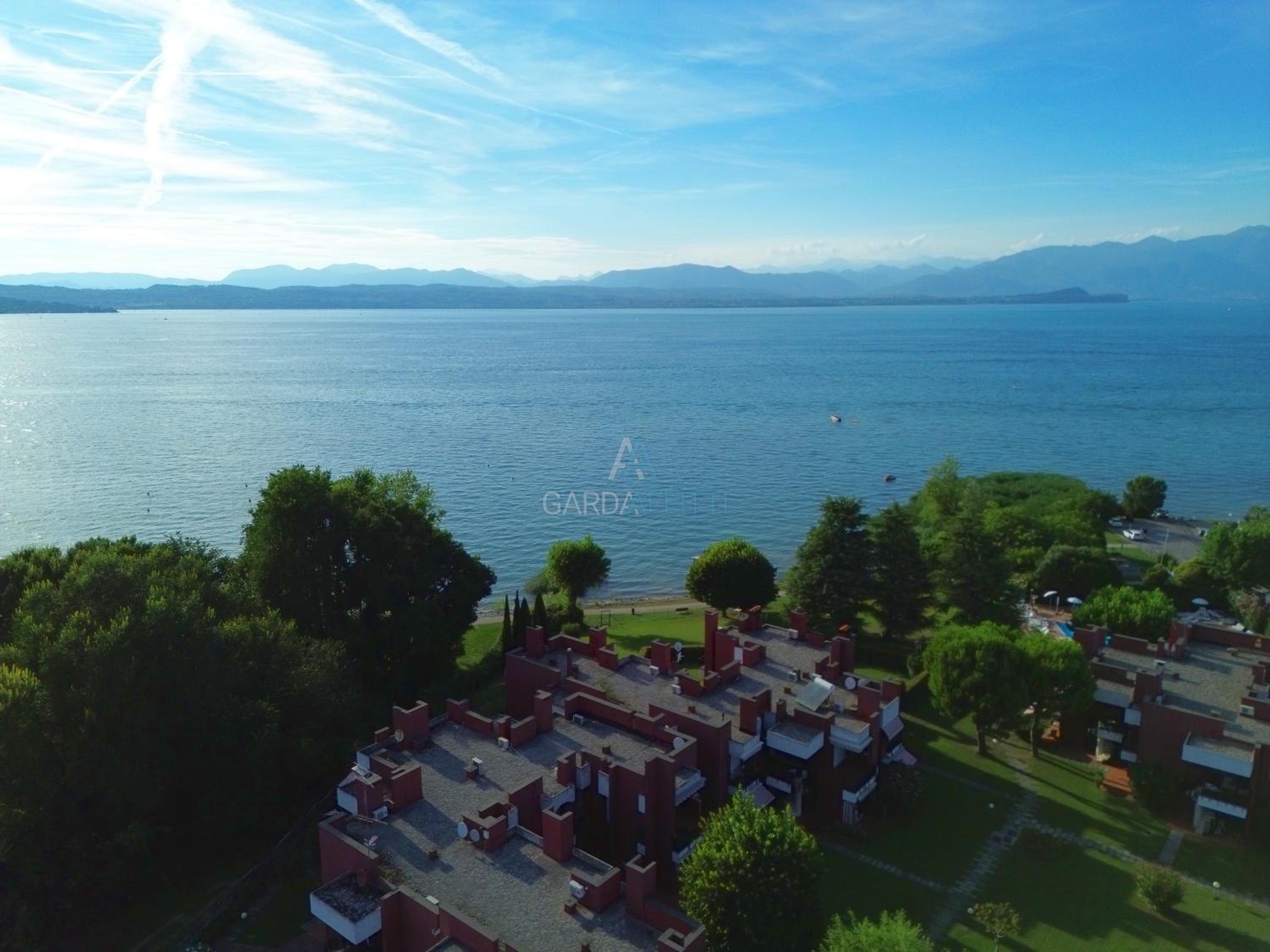 Poseidone Apartment - Terrazza vista lago