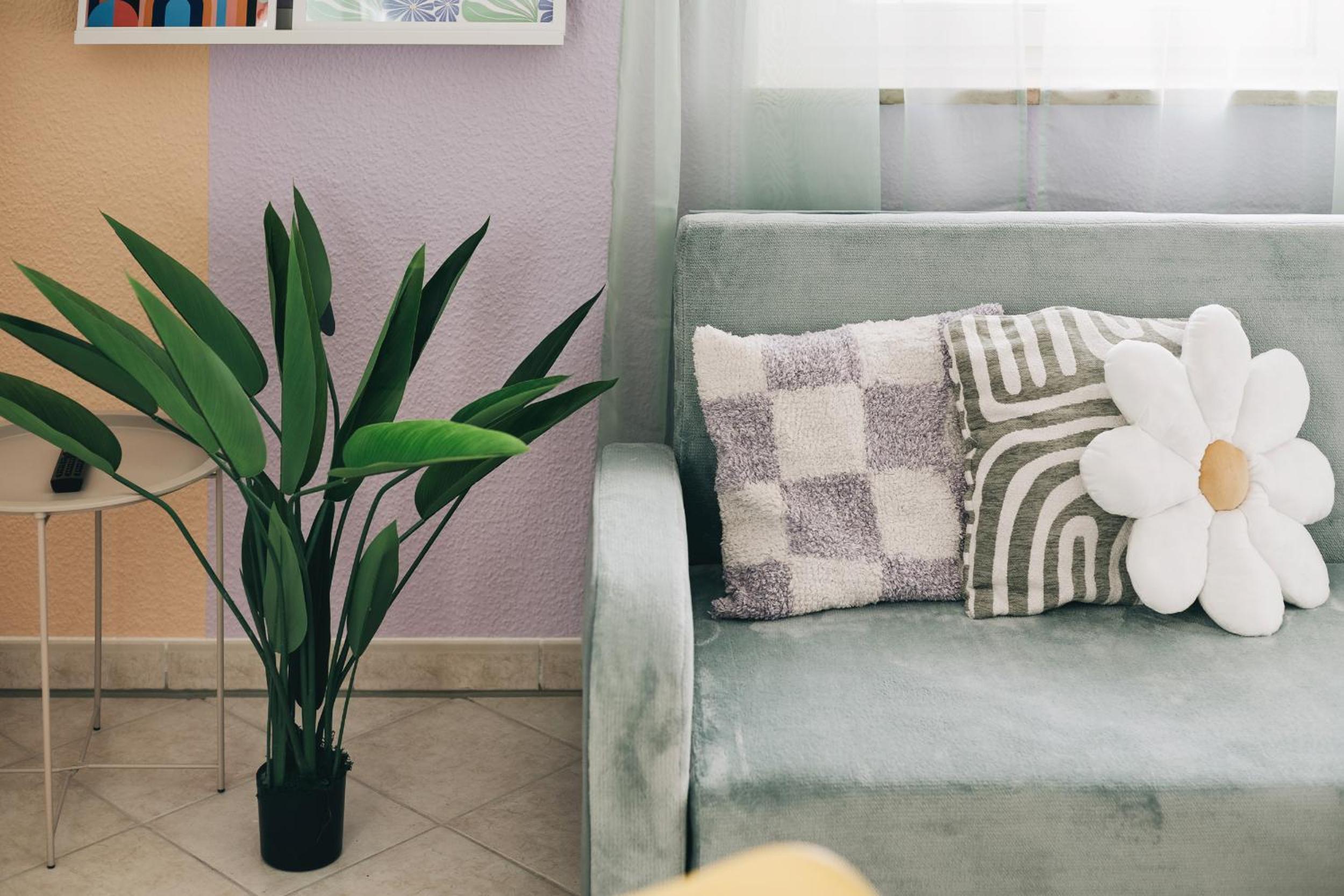 Creekside Colors - Playful Apartment