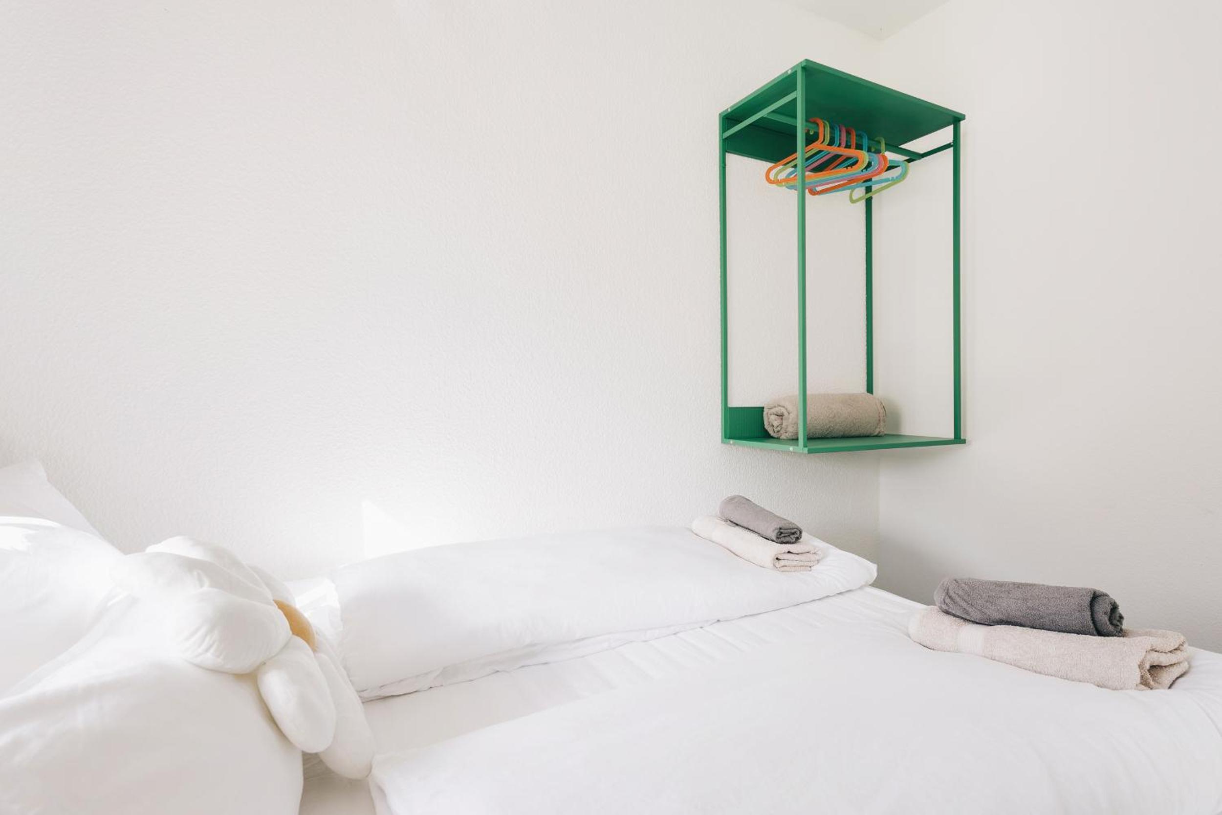 Creekside Colors - Playful Apartment