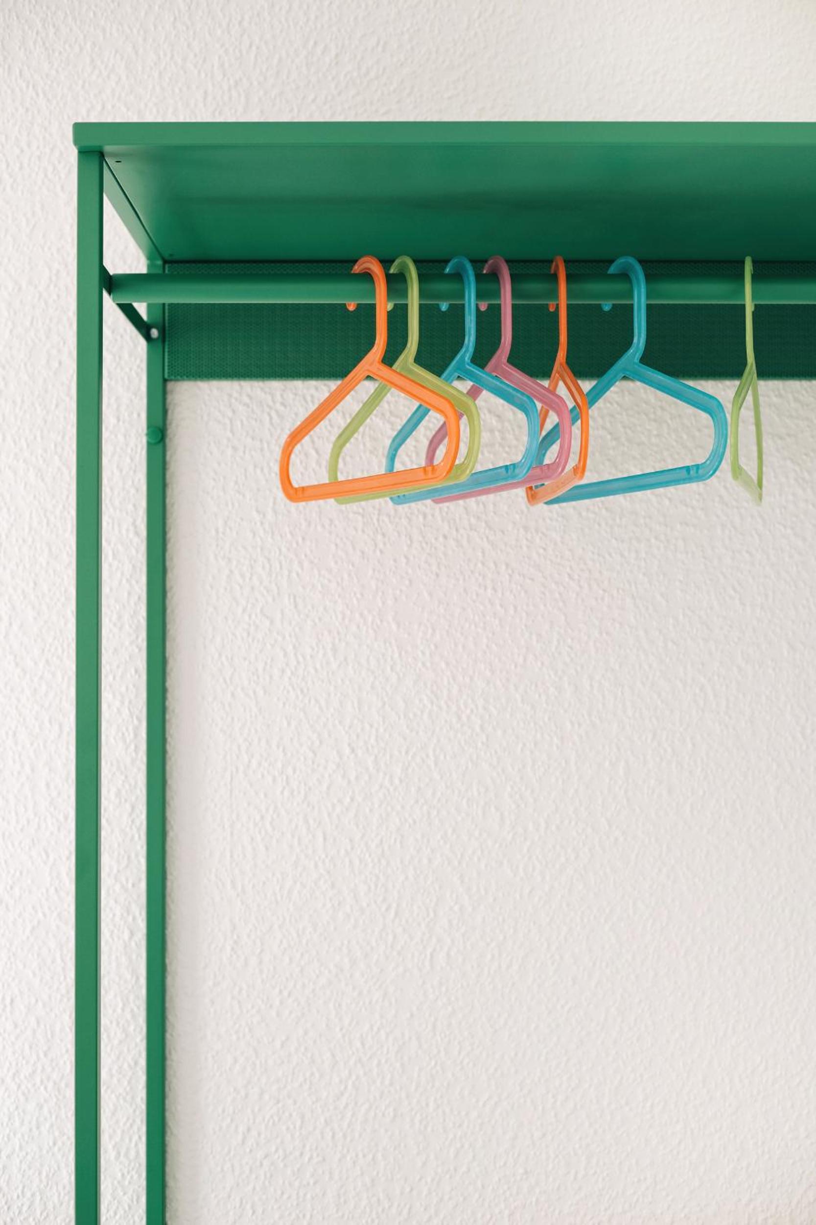 Creekside Colors - Playful Apartment