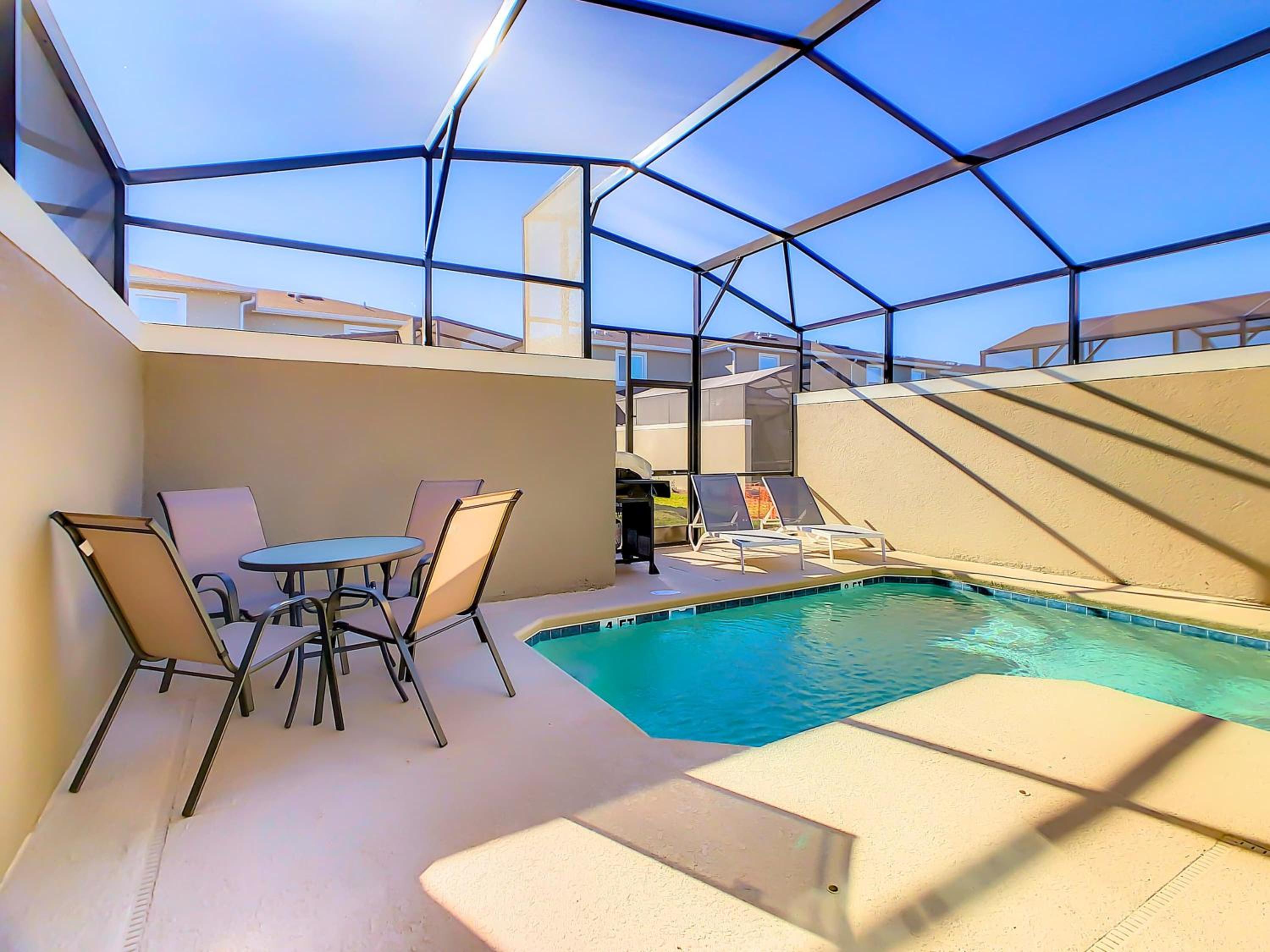 Lovely Themed Room with Private Pool