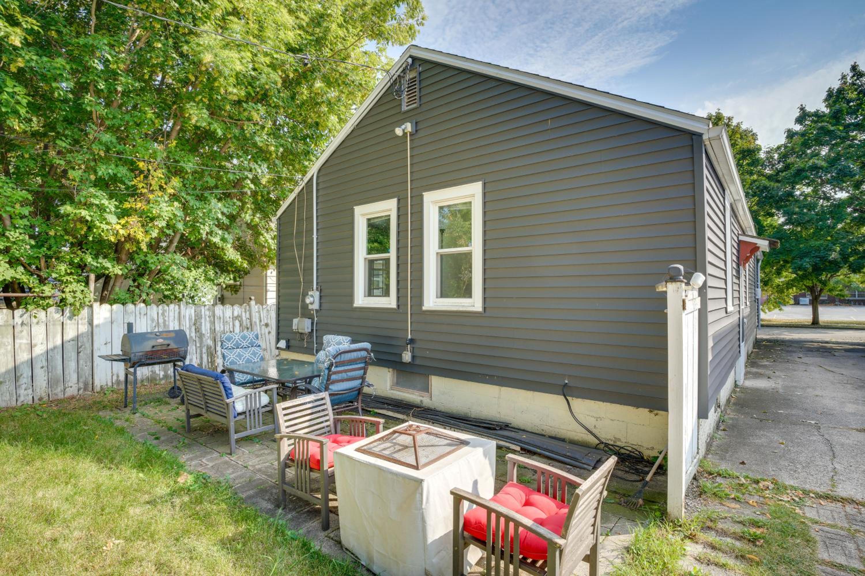 2 Mi to Lake Winnebago Cozy Fond du Lac Studio