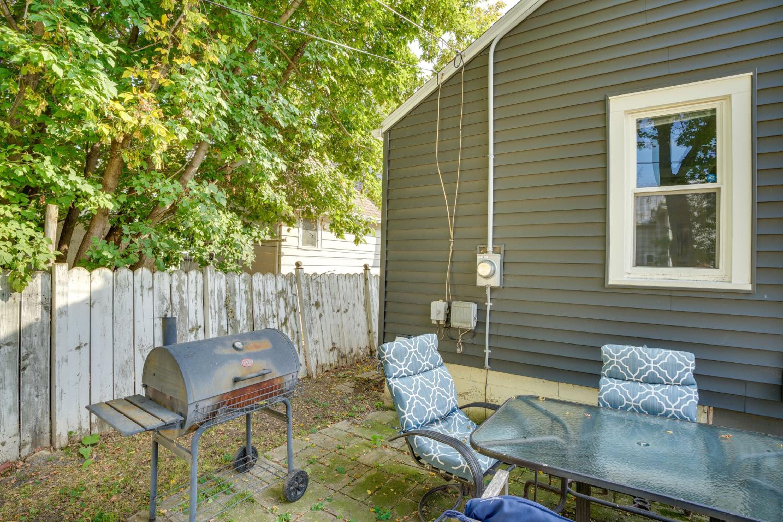 2 Mi to Lake Winnebago Cozy Fond du Lac Studio