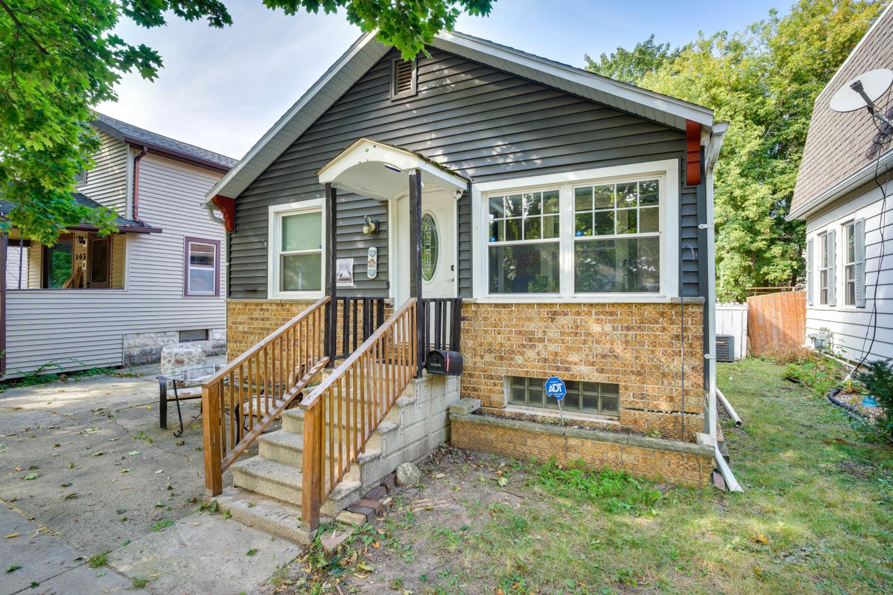 2 Mi to Lake Winnebago Cozy Fond du Lac Studio