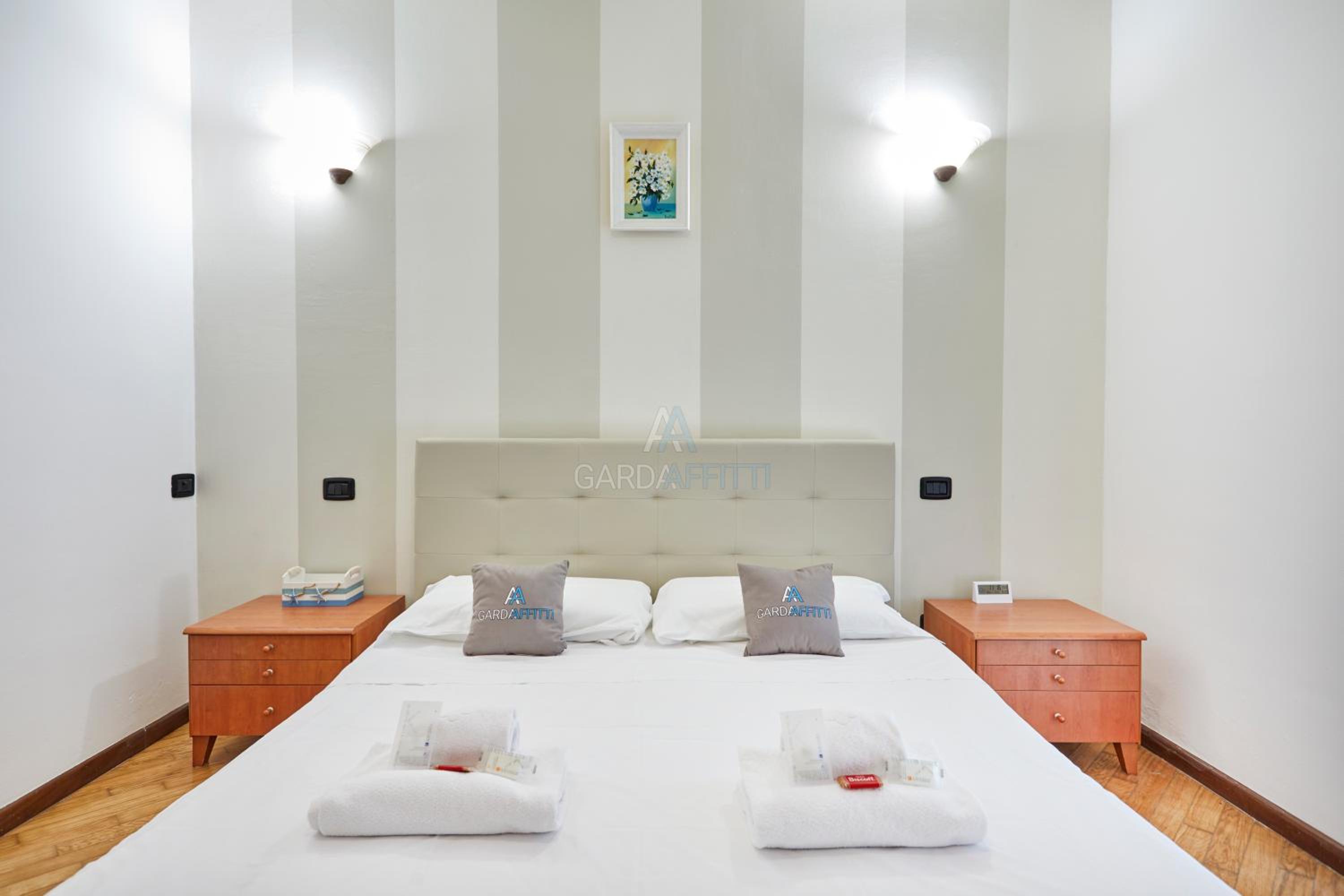 Casa Azzurra - Relax con Giardino e Piscina a Sirmione