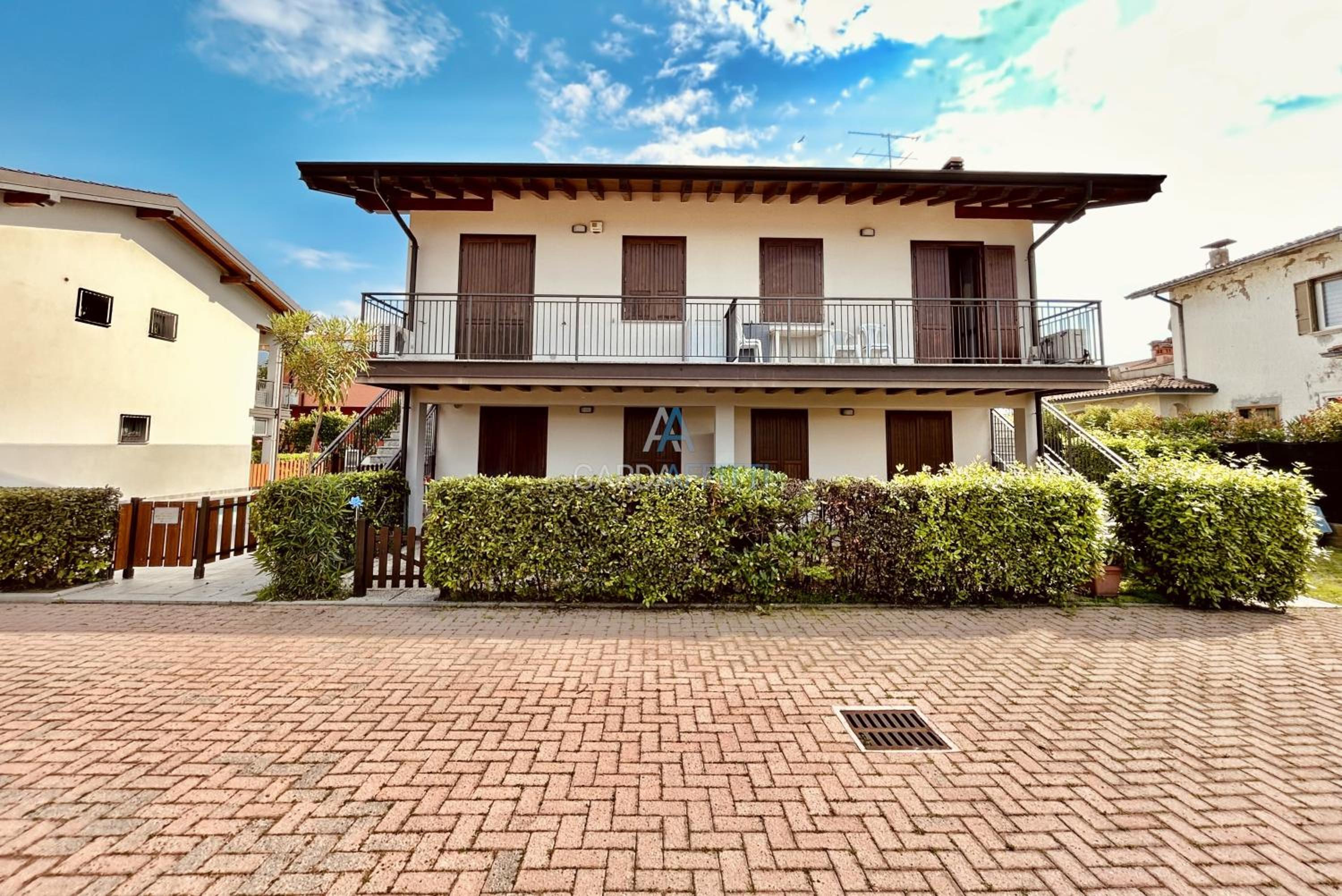 Casa Azzurra - Relax con Giardino e Piscina a Sirmione