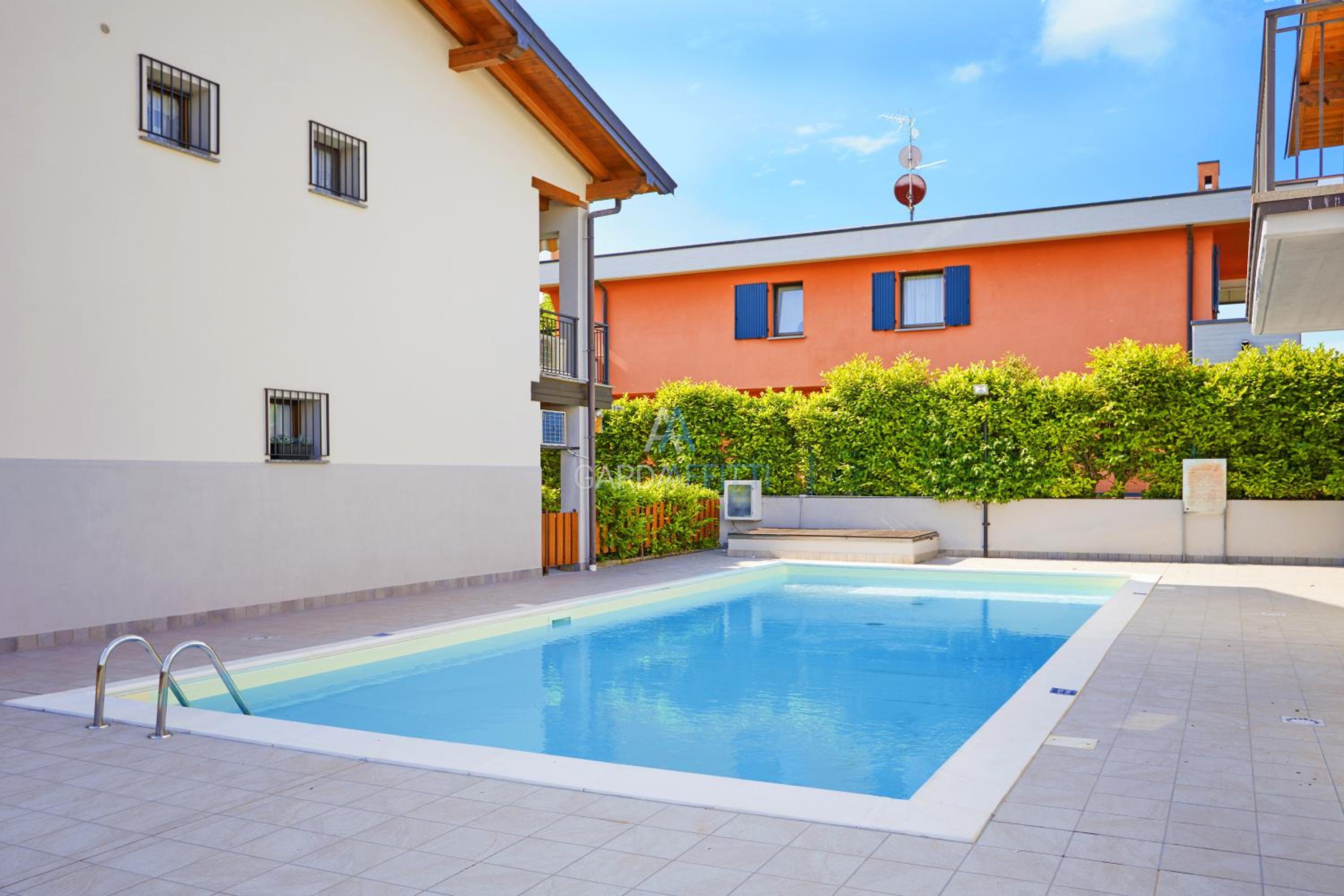 Casa Azzurra - Relax con Giardino e Piscina a Sirmione