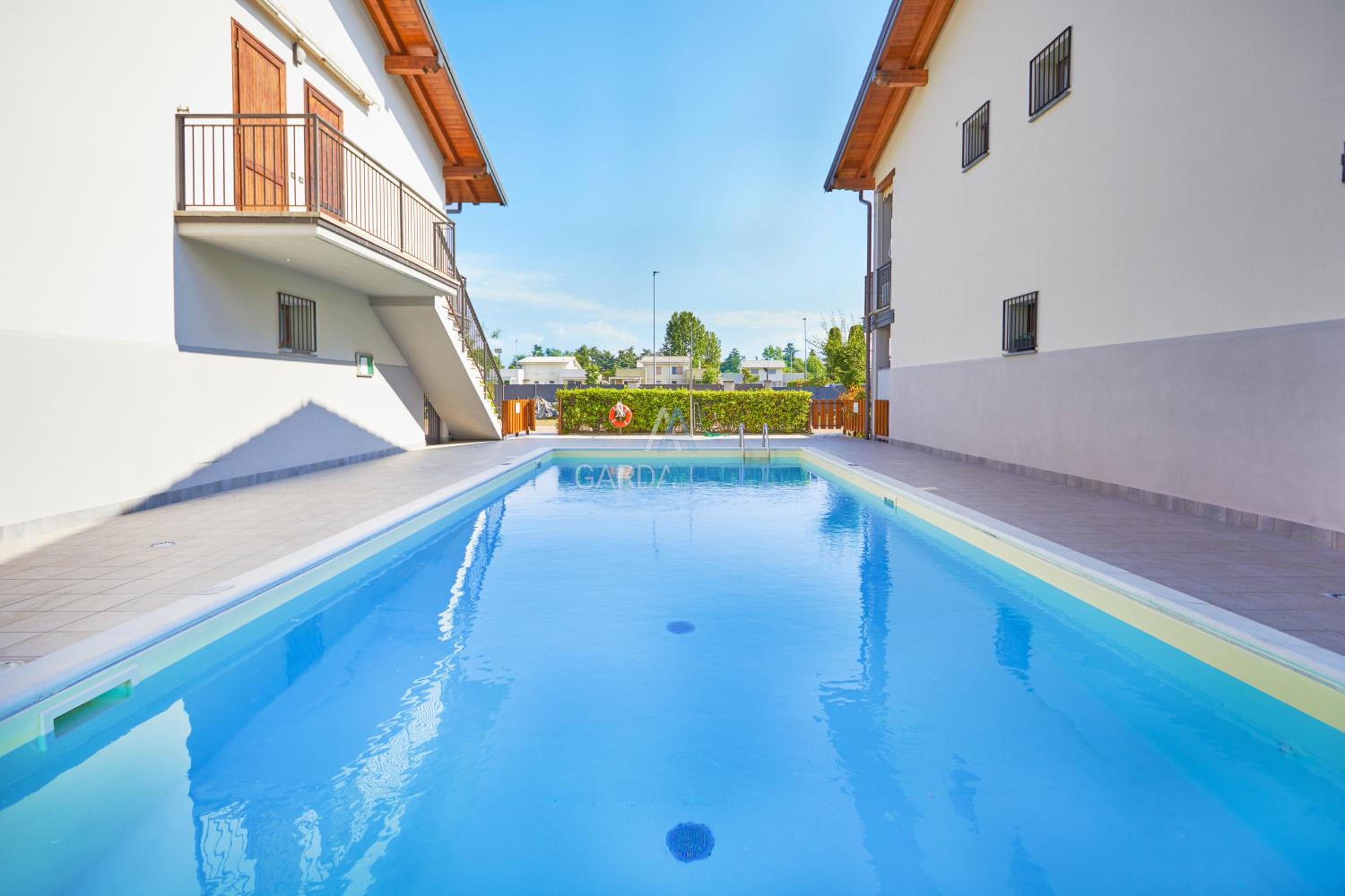 Casa Azzurra - Relax con Giardino e Piscina a Sirmione