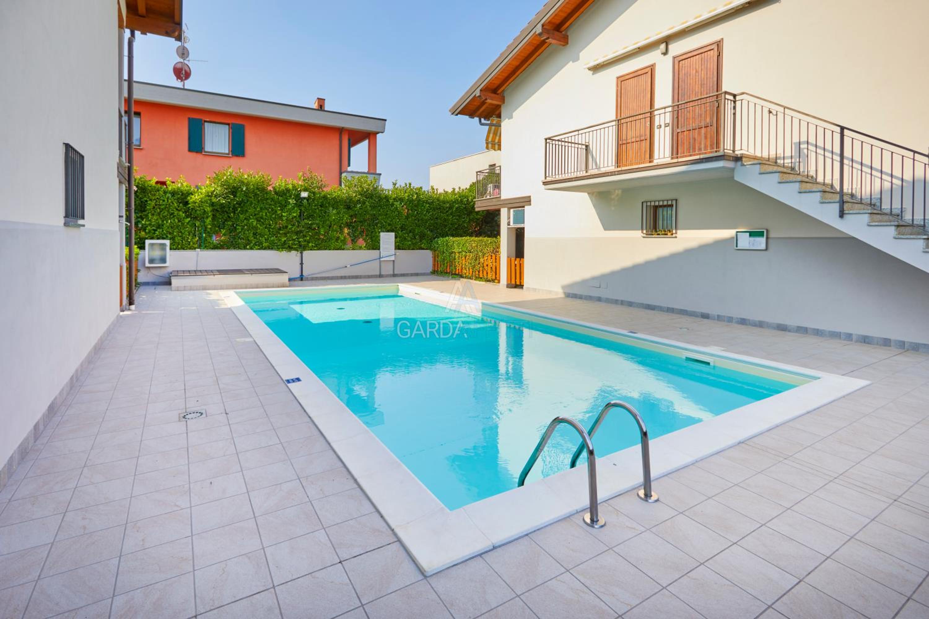Casa Azzurra - Relax con Giardino e Piscina a Sirmione