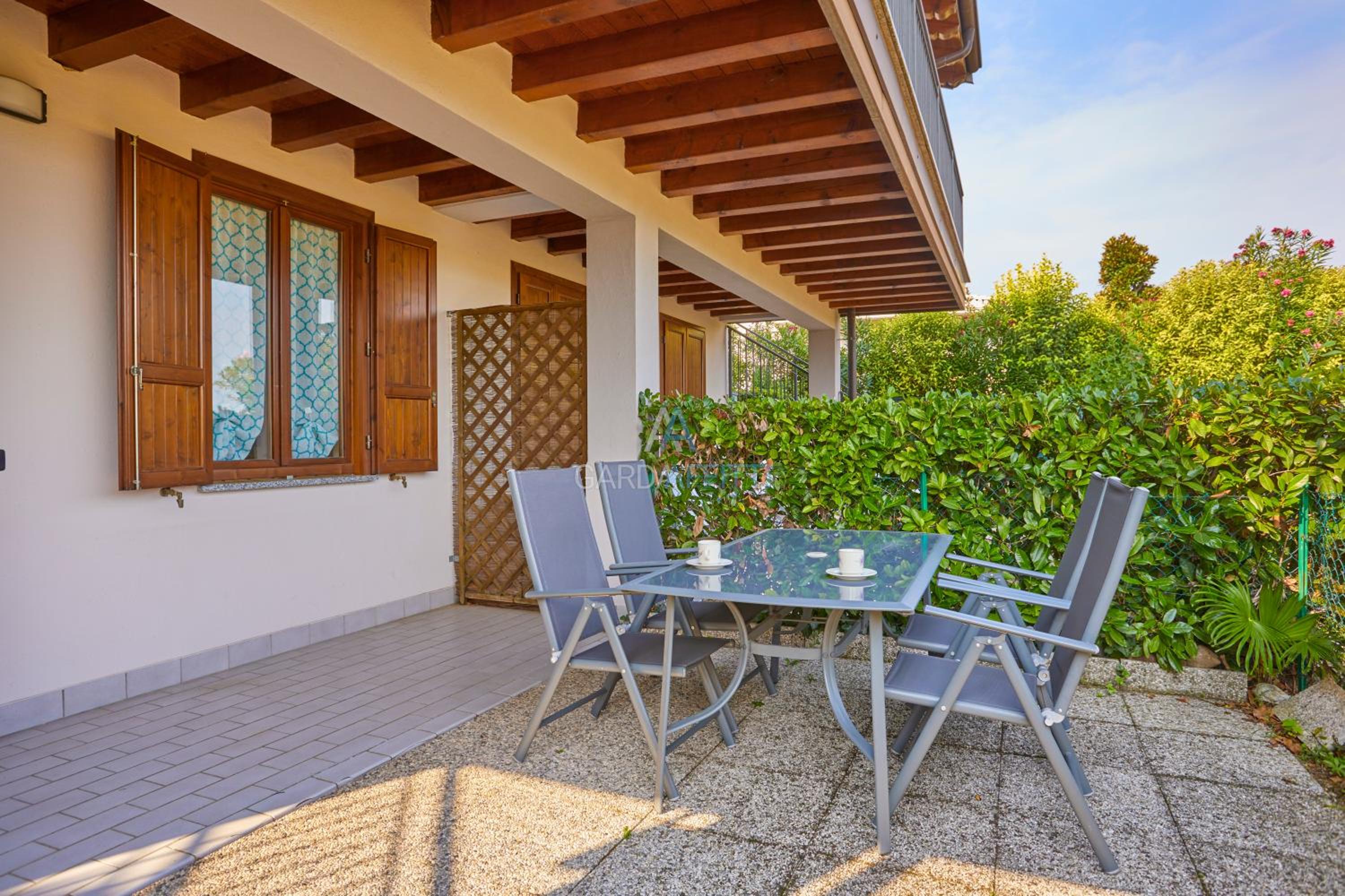 Casa Azzurra - Relax con Giardino e Piscina a Sirmione