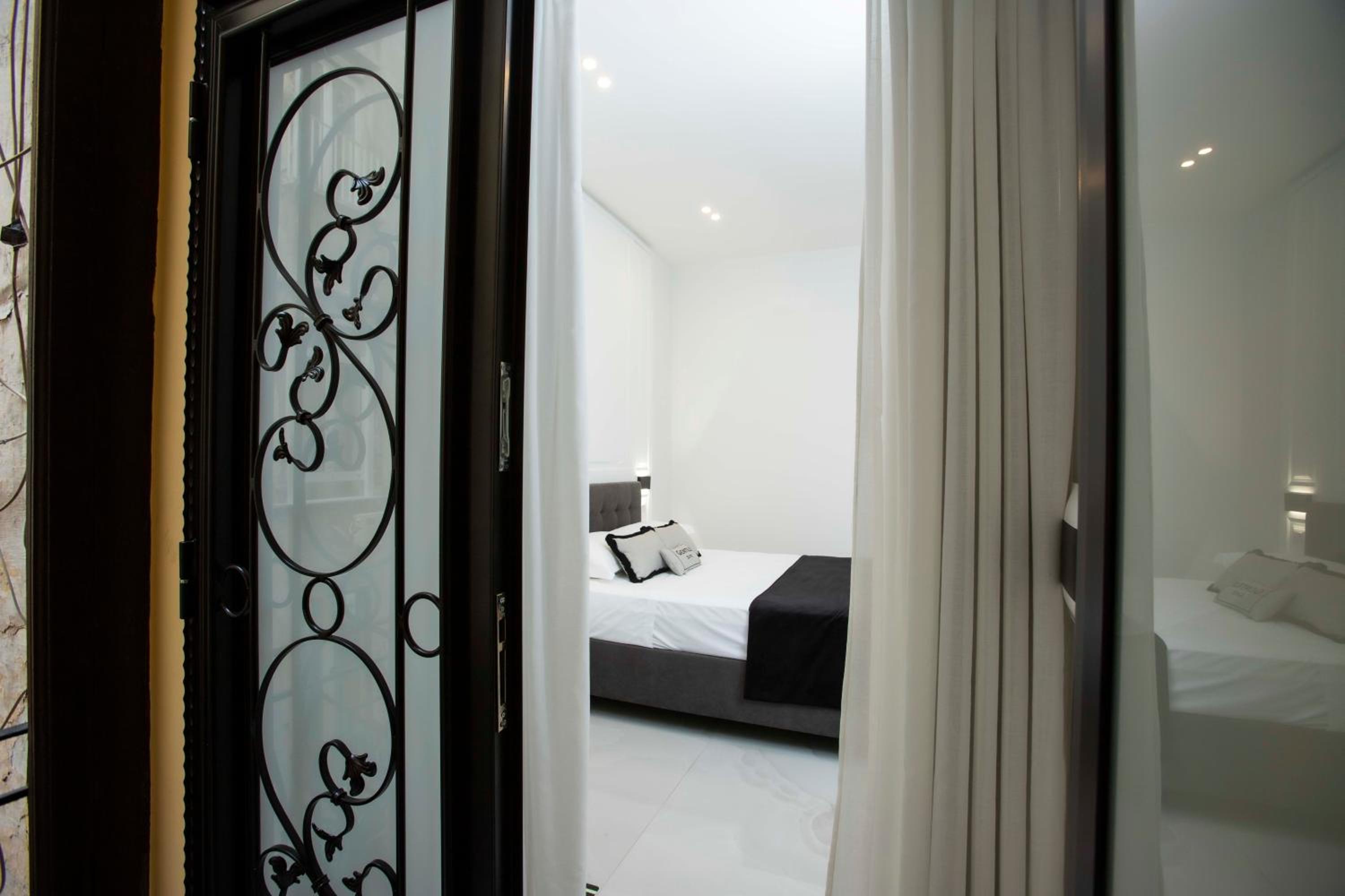 Gentile Suite Decumani