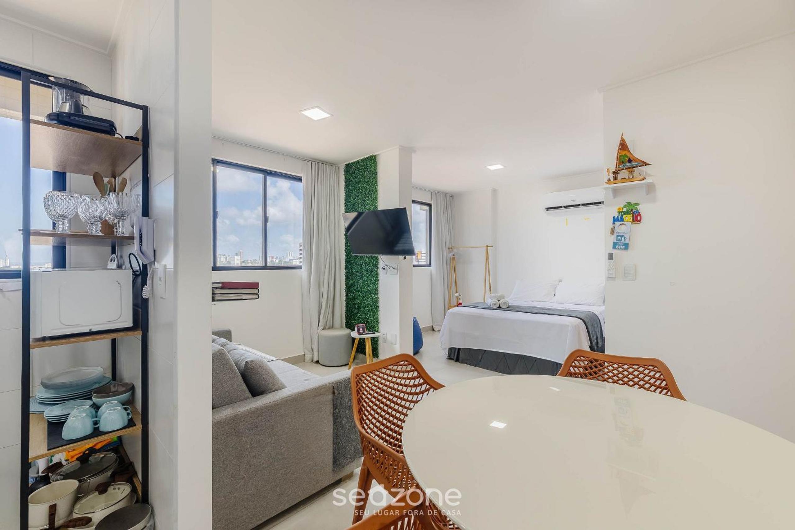 Stay with a pool and gym 350m from the beach in a prime location in Maceió - SLI