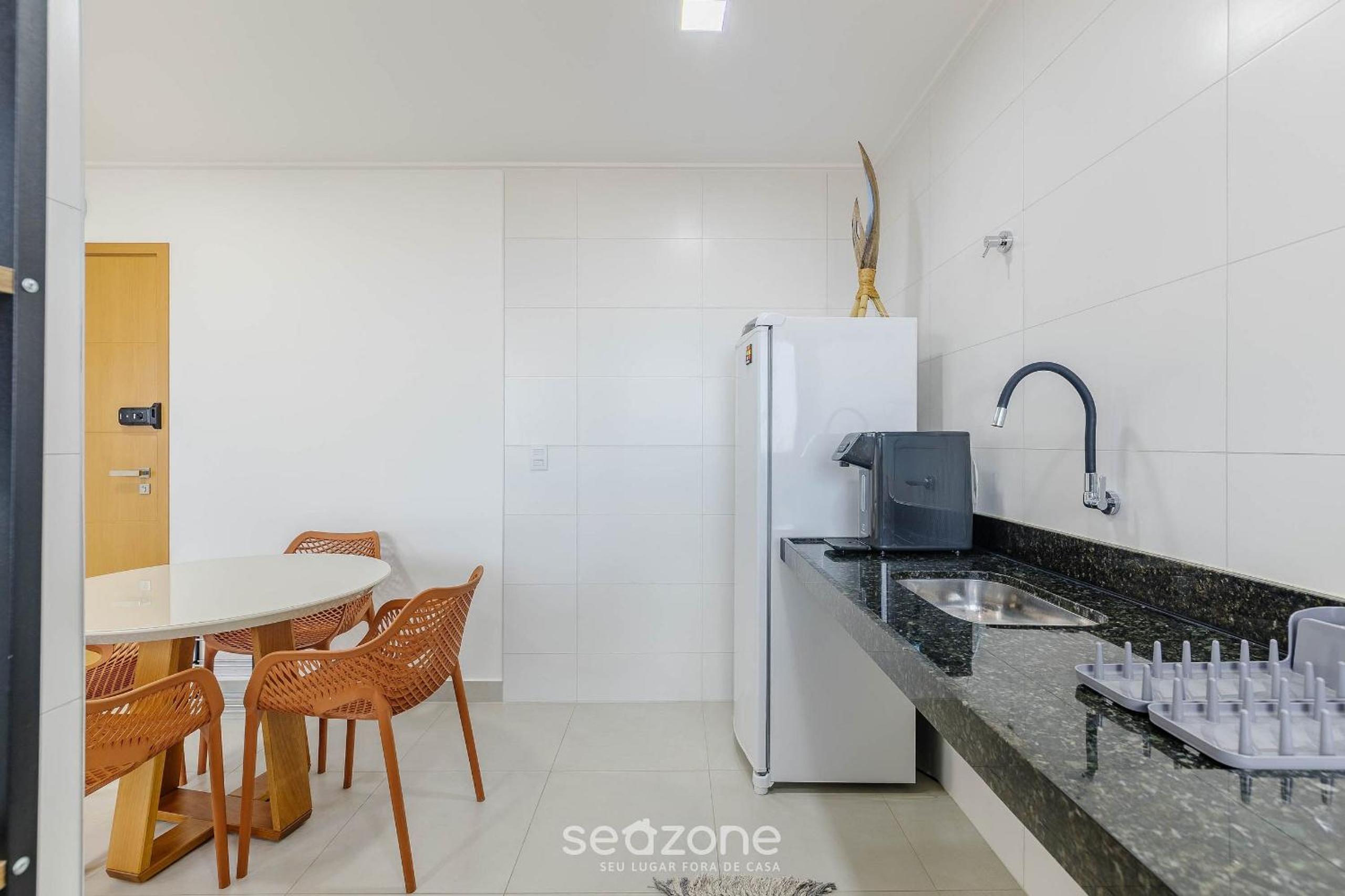 Stay with a pool and gym 350m from the beach in a prime location in Maceió - SLI