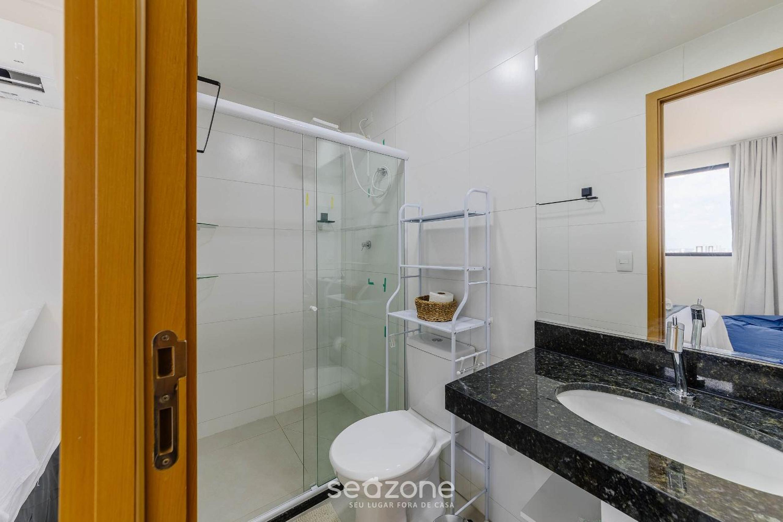 Stay with a pool and gym 350m from the beach in a prime location in Maceió - SLI