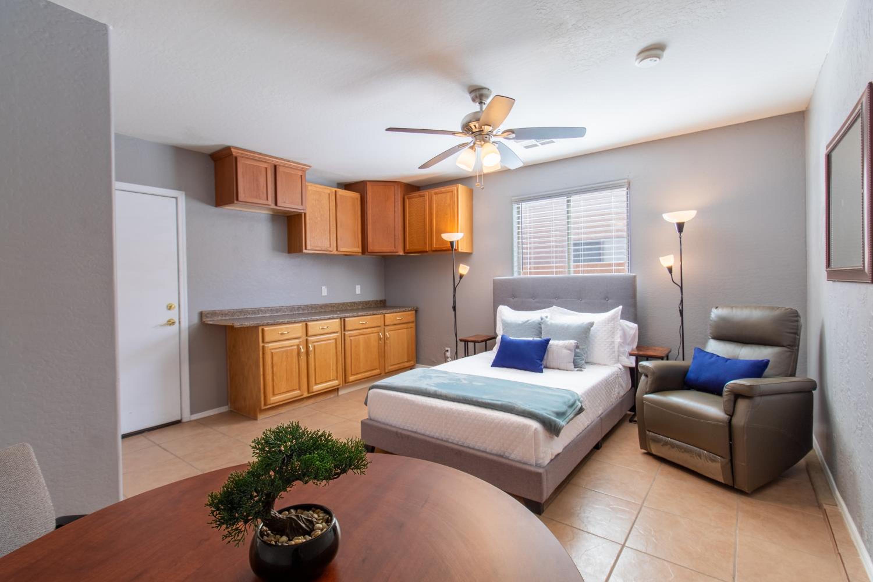 Casa Desert Willow 5BR Home & Heated Pool