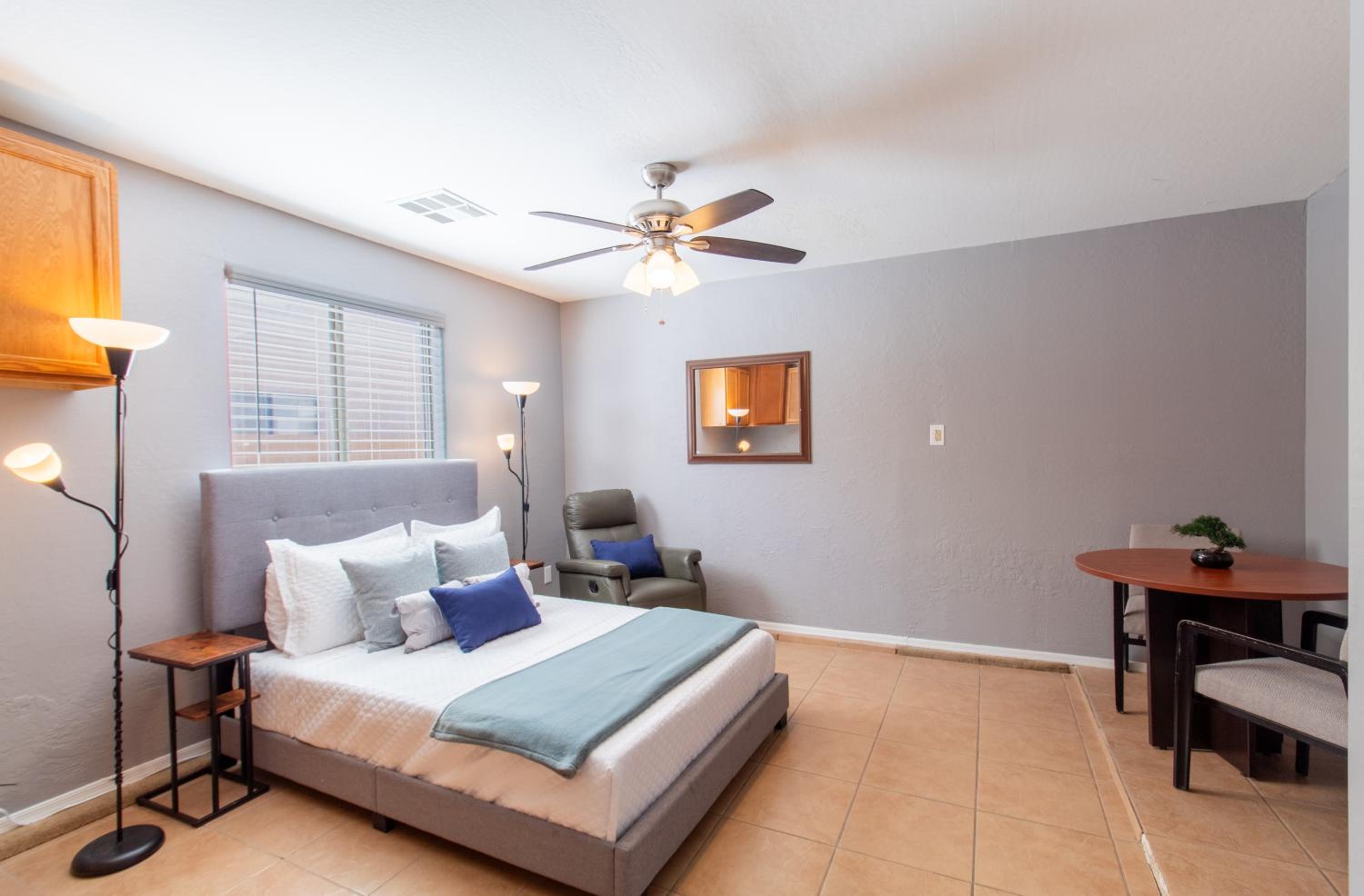Casa Desert Willow 5BR Home & Heated Pool