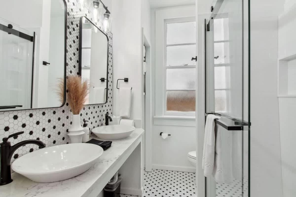 Charming Canal Street Family Retreat in Heart of NOLA