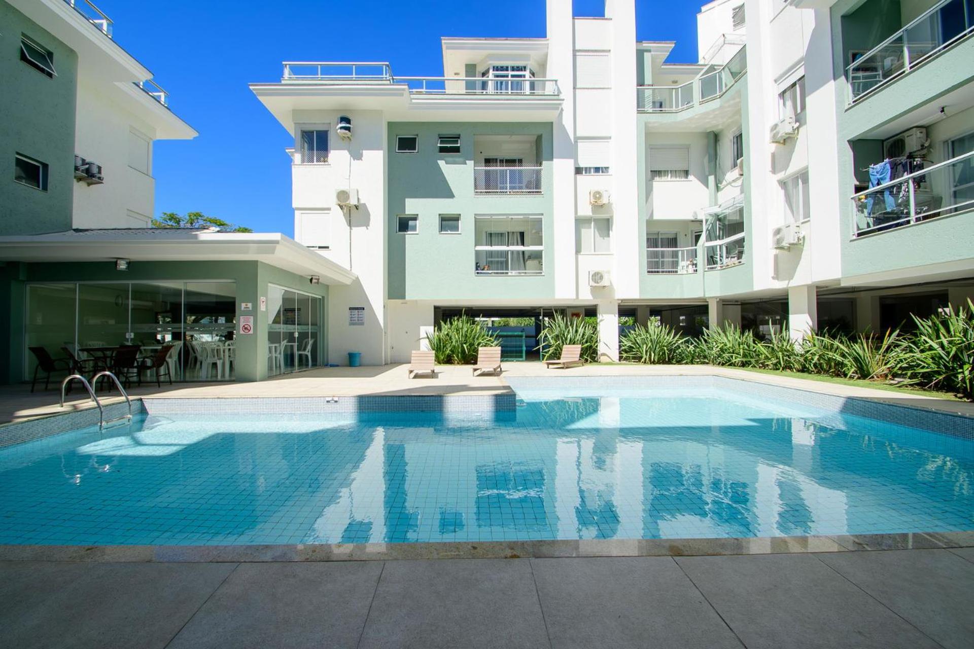 Apto com piscina e churrasqueira VS6418