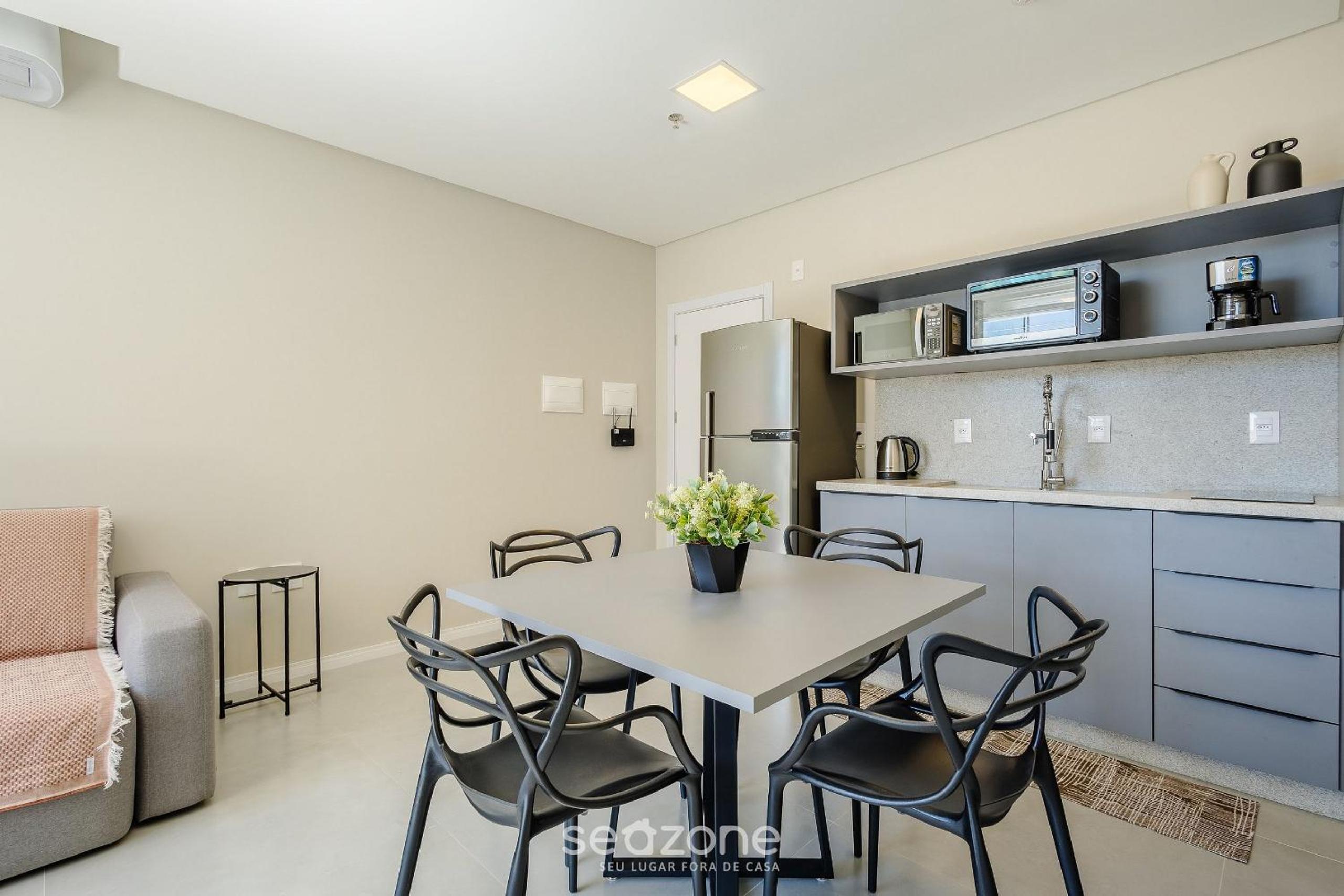Your exclusive stay just steps from the sea in Meia Praia - FFS!