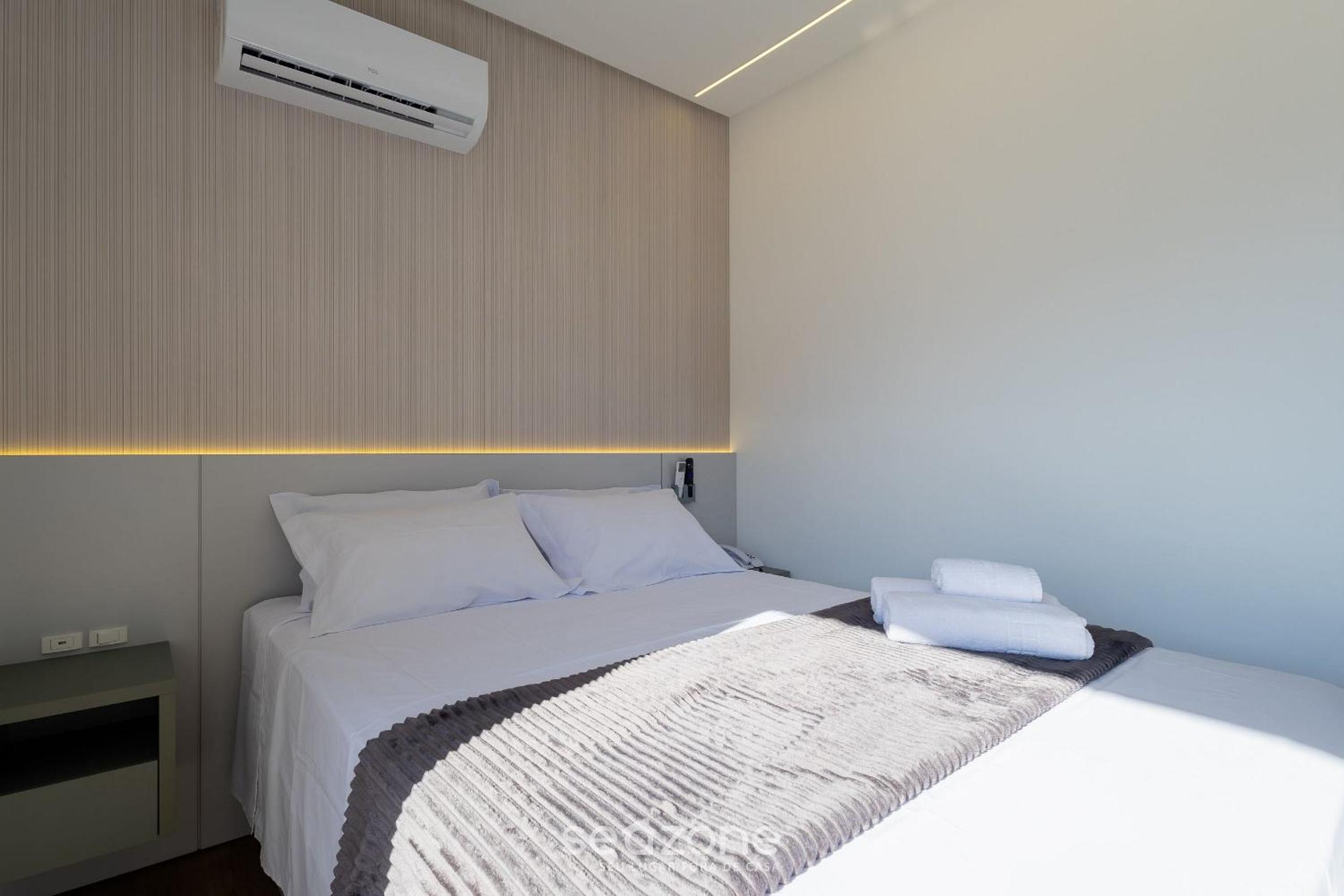 Apartments in a building with a pool 180m from the Beach in Bombinhas - SFRs