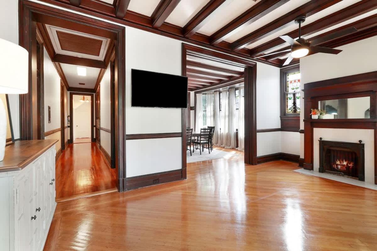 Spacious and Elegant Family Home in Mid-City