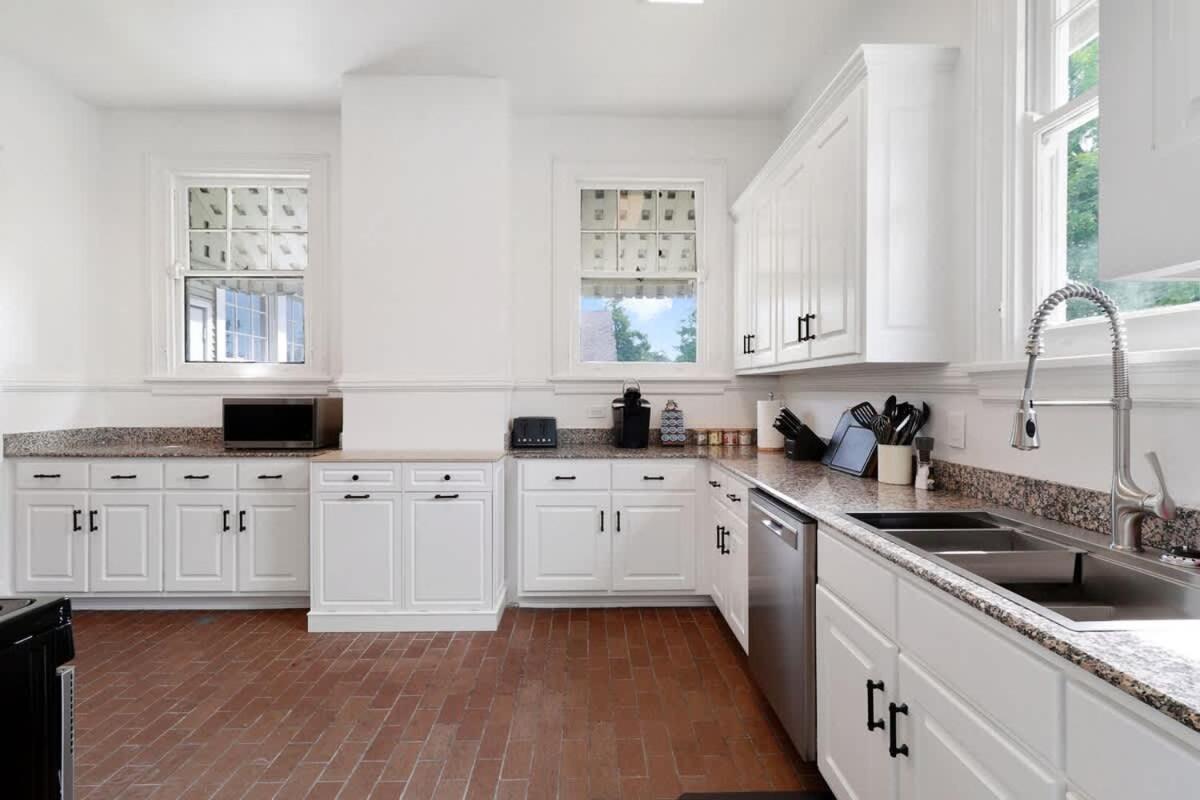Spacious and Elegant Family Home in Mid-City