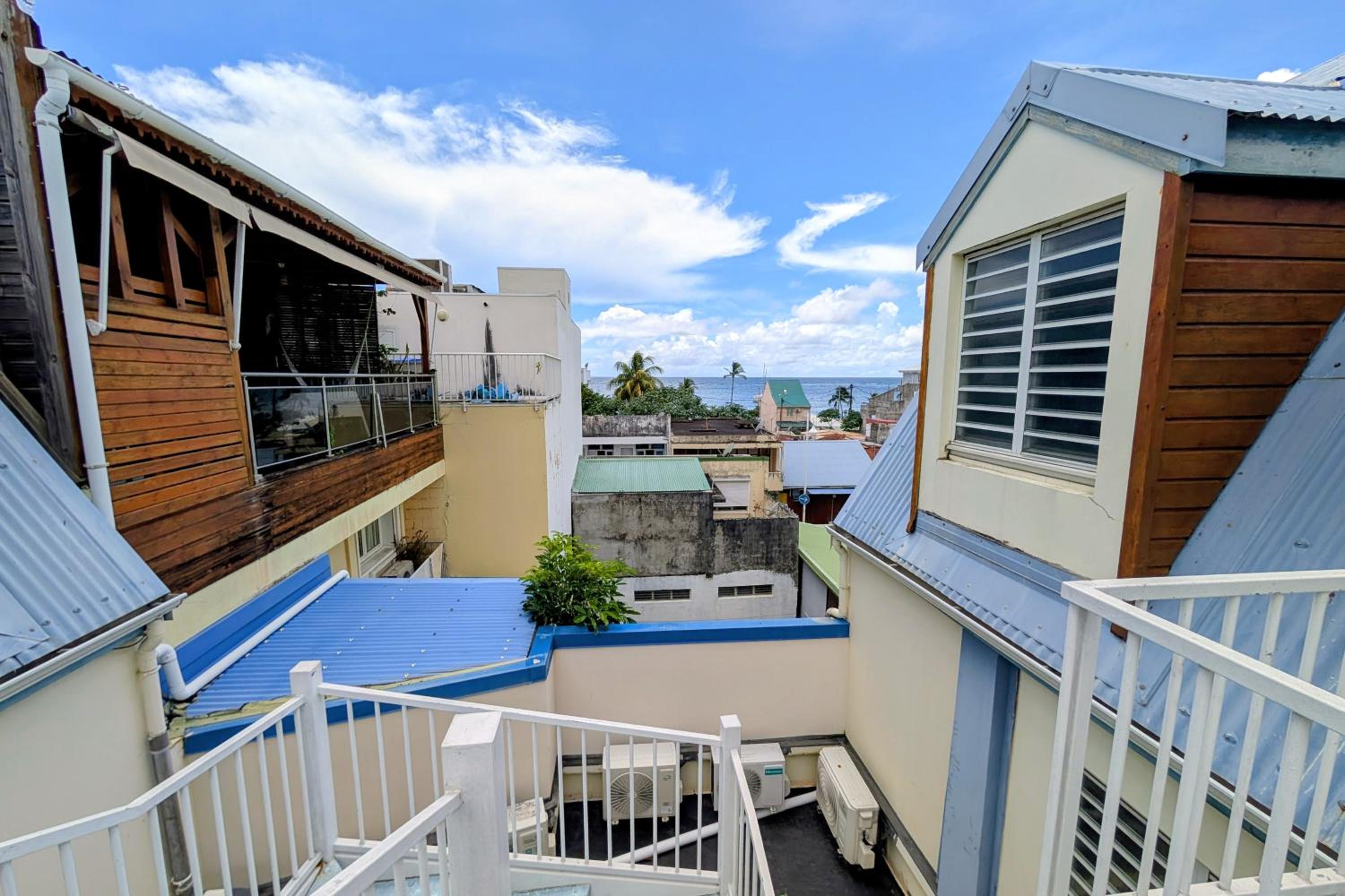 COEUR de Sainte Anne-Appartement à 50 m de la PLAGE-vue MER-Clim