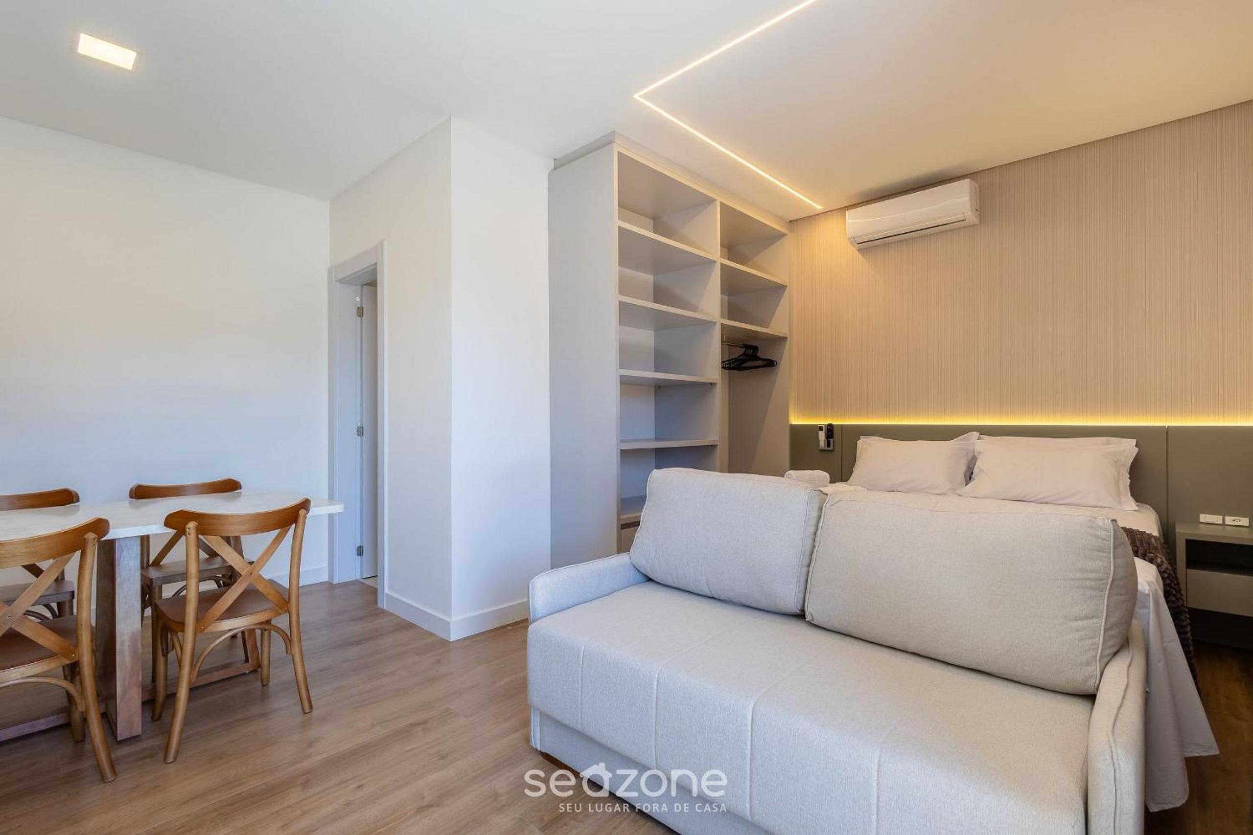 Apartments in a building with a pool 180m from the Beach in Bombinhas - SFRs