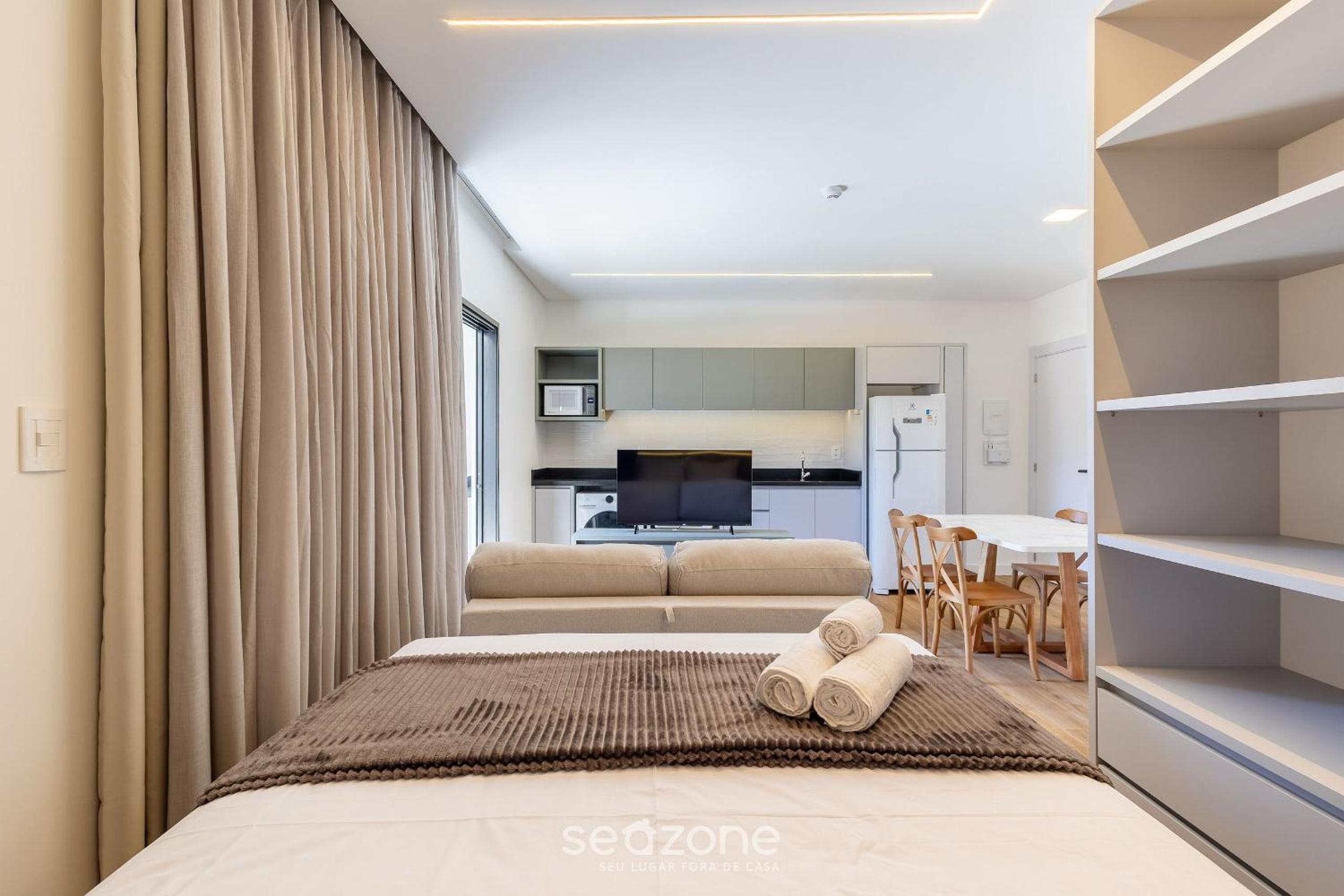 Apartments in a building with a pool 180m from the Beach in Bombinhas - SFRs