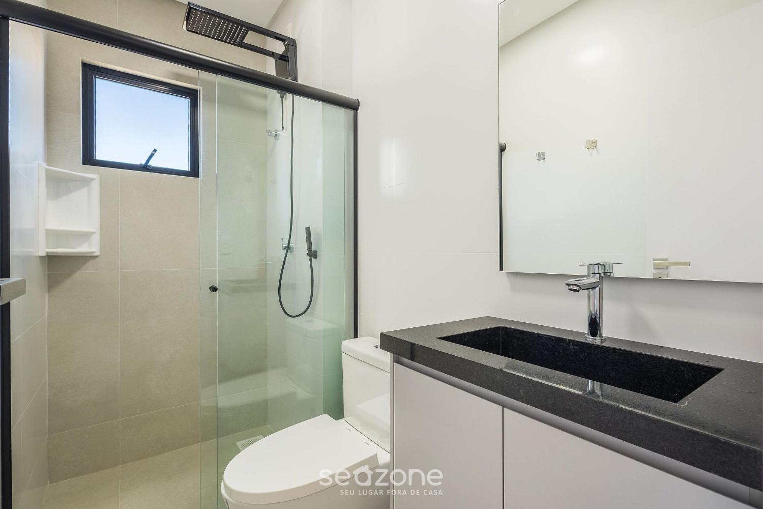 Apartments in a building with a pool 180m from the Beach in Bombinhas - SFRs