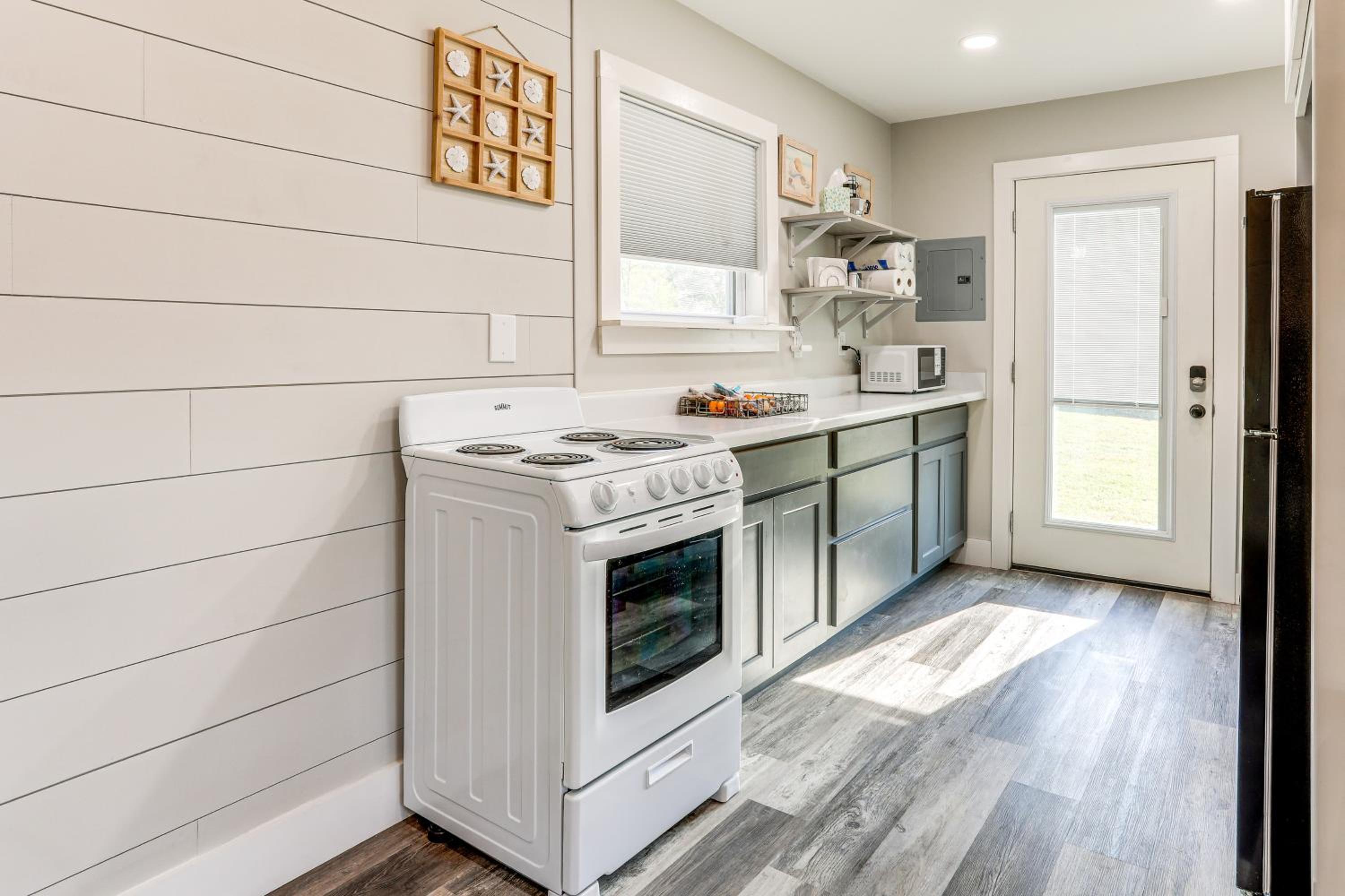Pet Friendly! Norfork Lake Getaway with Fire Pit