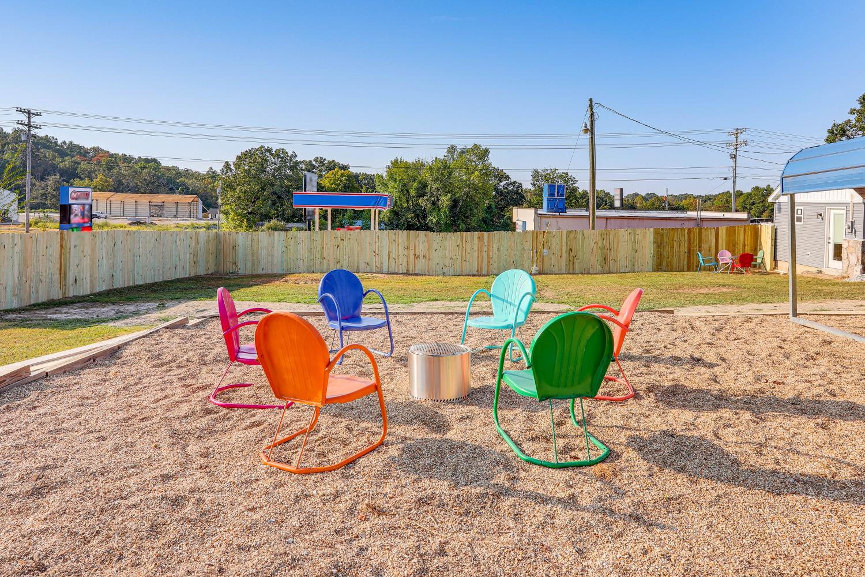 Pet Friendly! Norfork Lake Getaway with Fire Pit