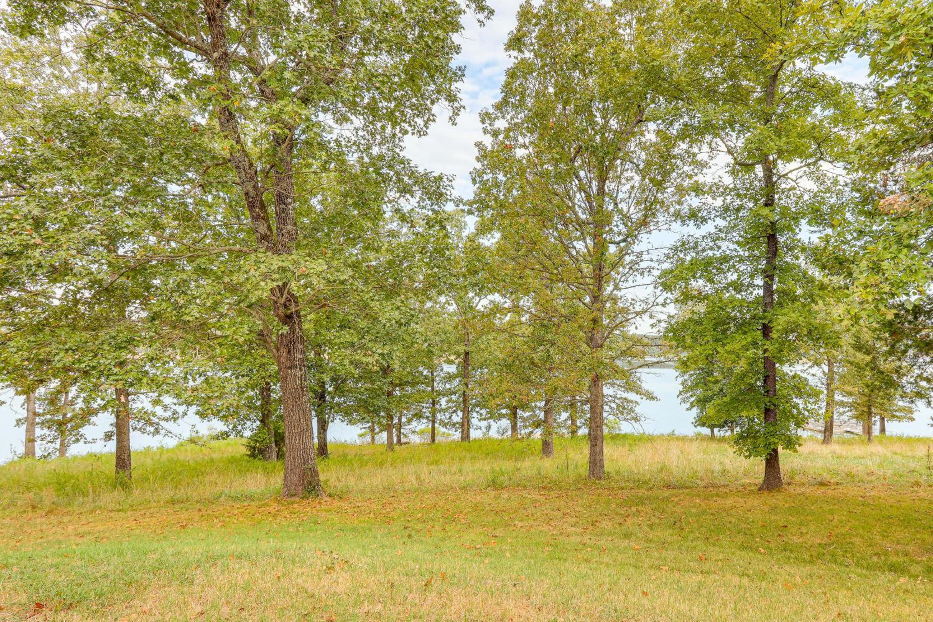 Pet Friendly! Norfork Lake Getaway with Fire Pit