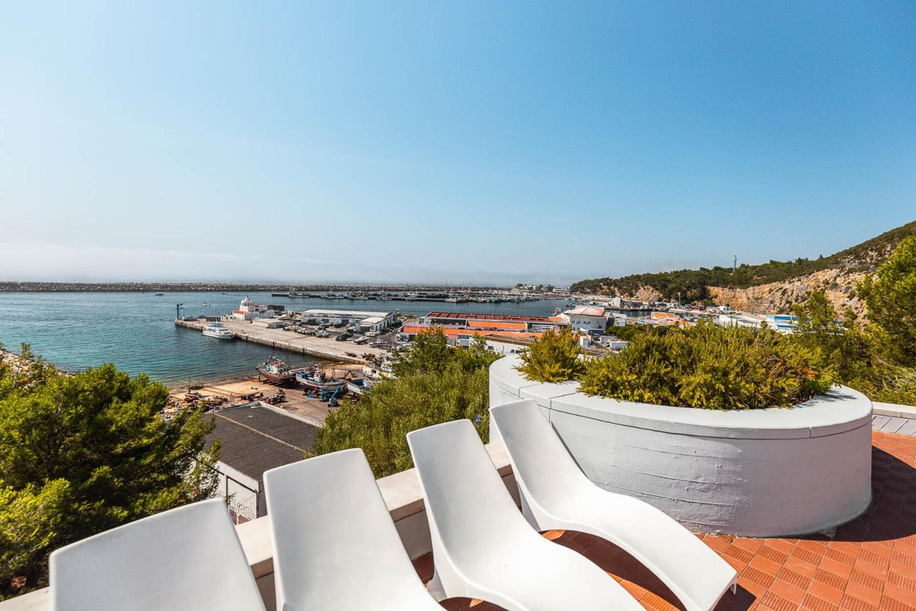 Sesimbra Blue Port Terrace - Barbecue and Ocean views