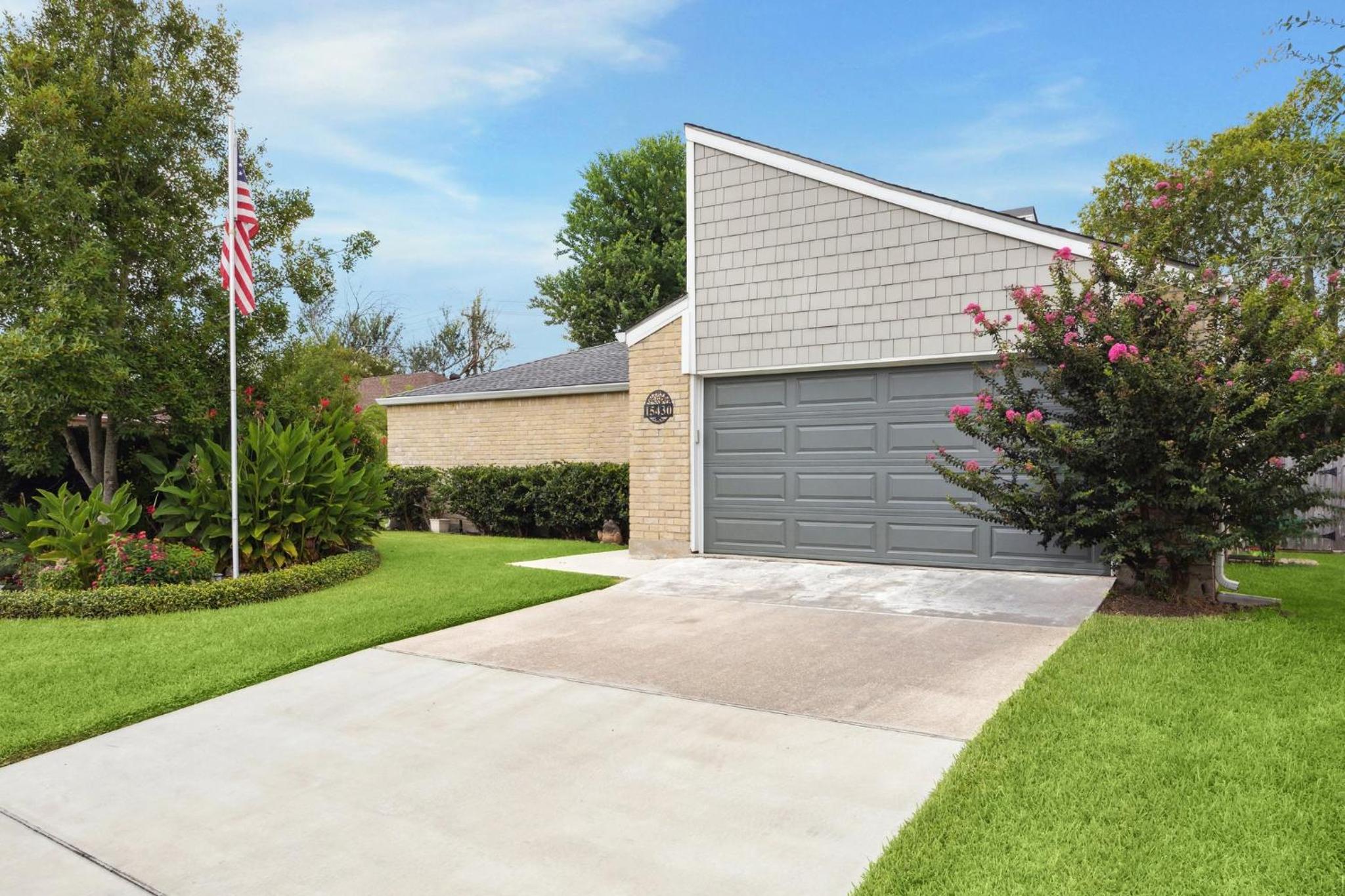 Entire House 3 BR 2 BA in Clear Lake City