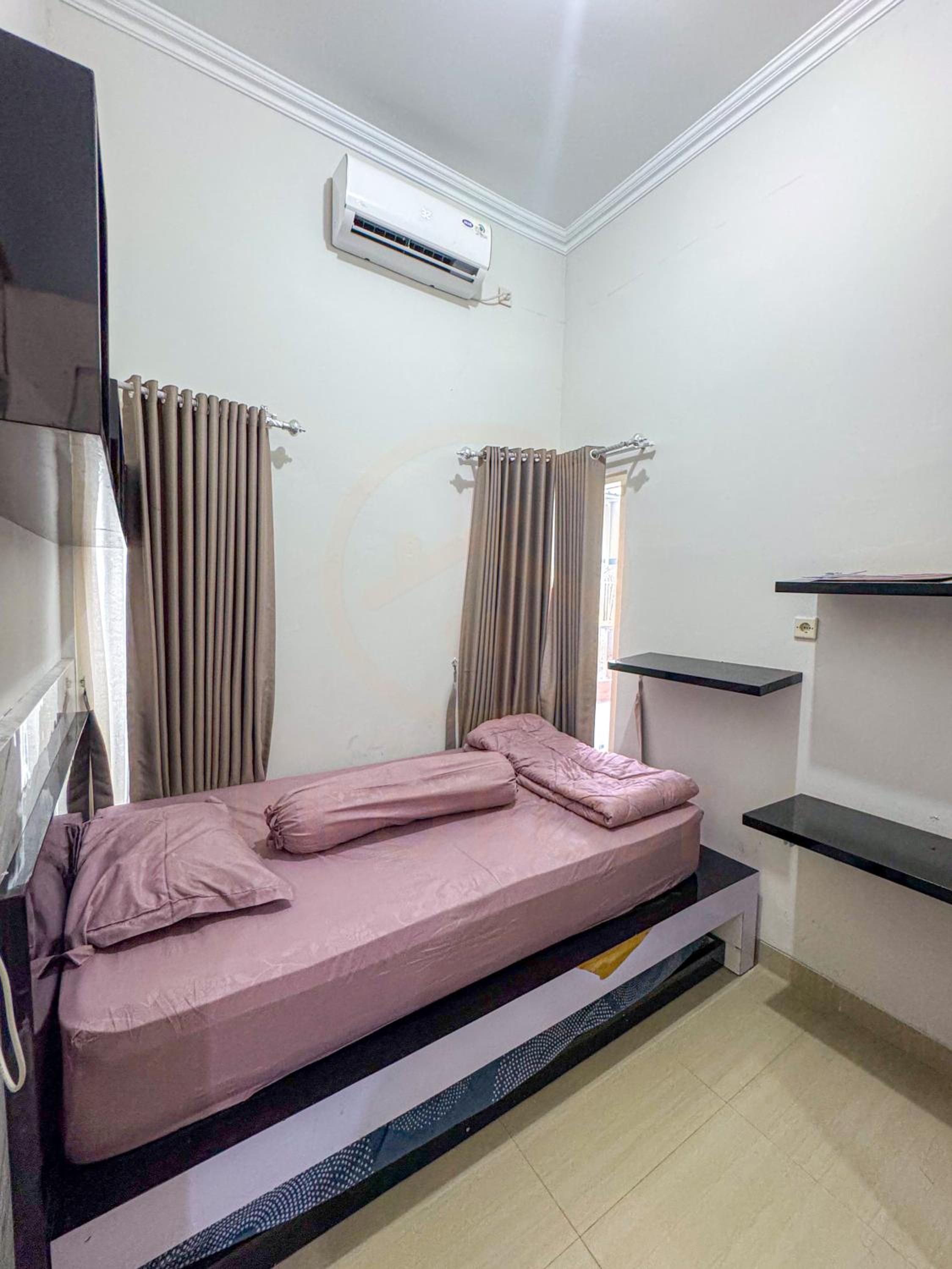 Karenra Guest House di Pusat Kota, Dengan 3 Kamar