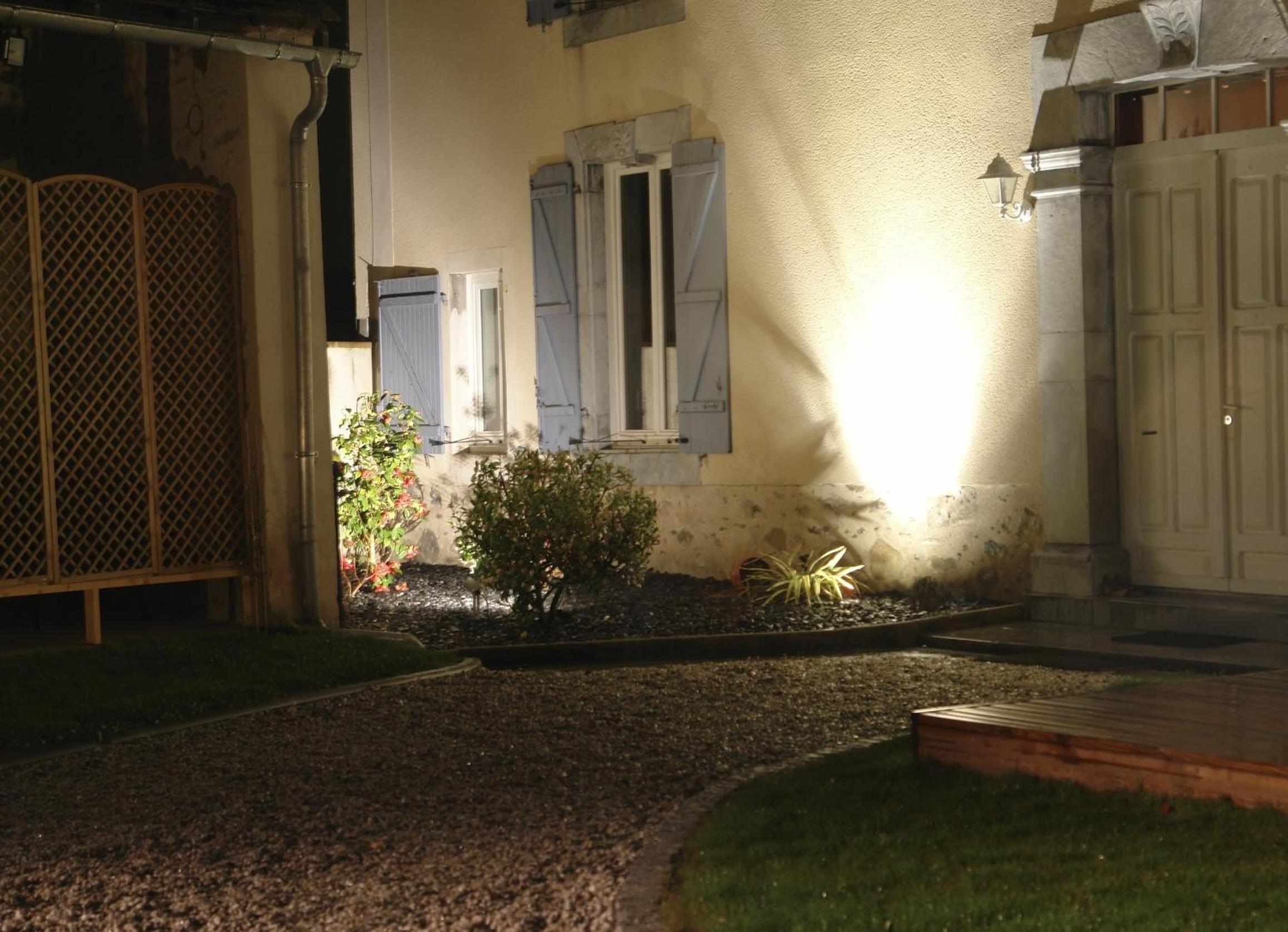 Photo 10