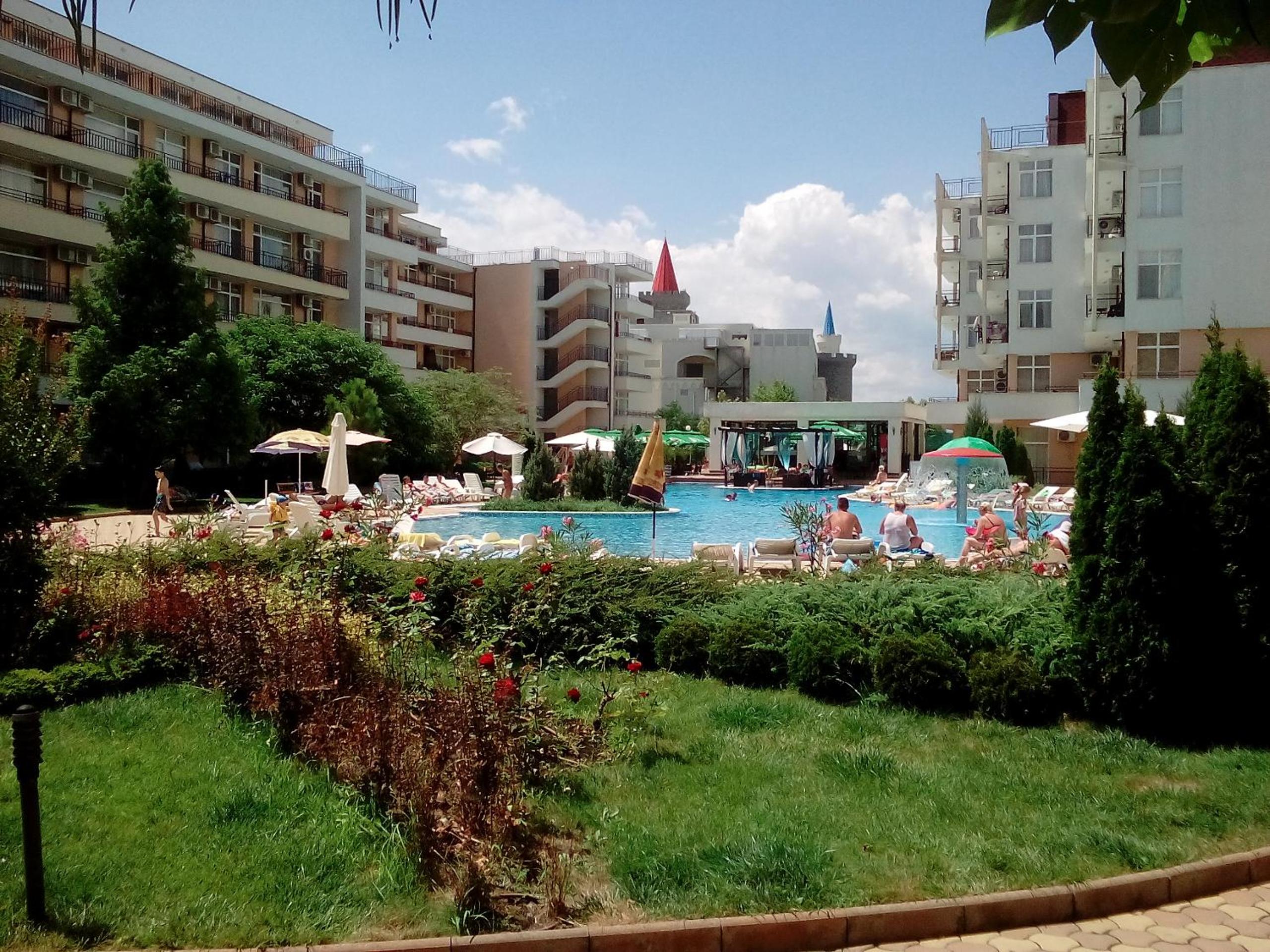 Apartments Bautik in Grand Kamelia