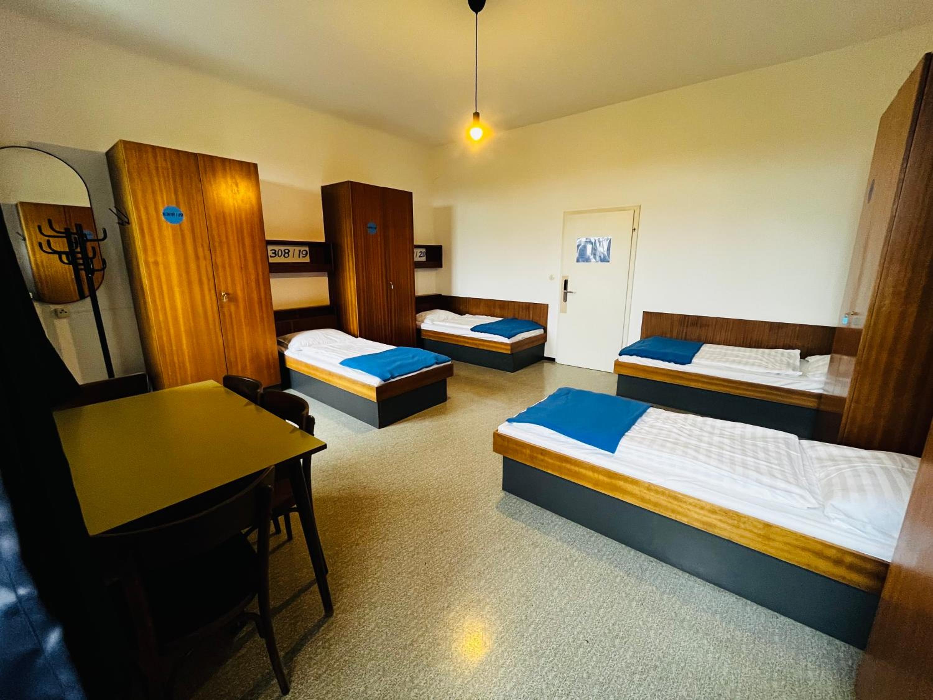 NUMBR25 - self service & low budget Hotel