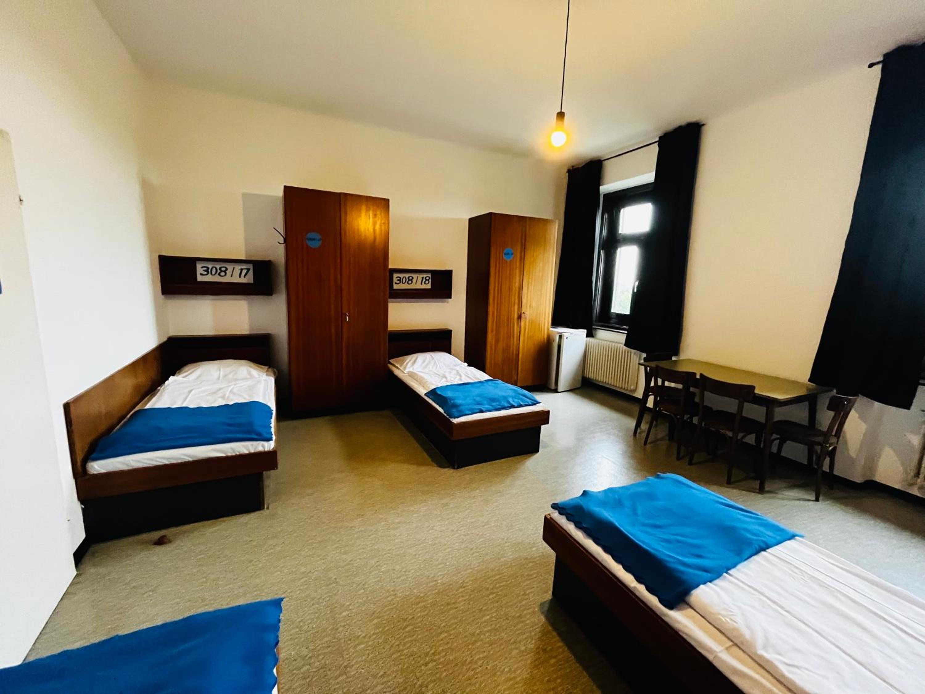 NUMBR25 - self service & low budget Hotel