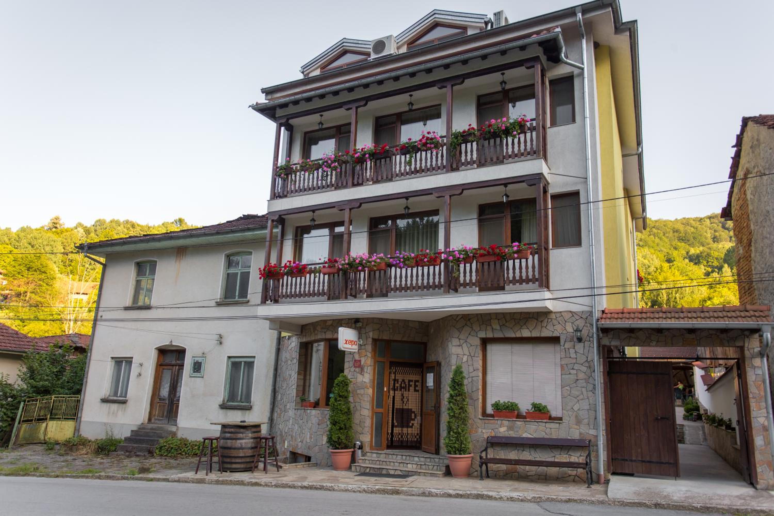 Hera Guest House