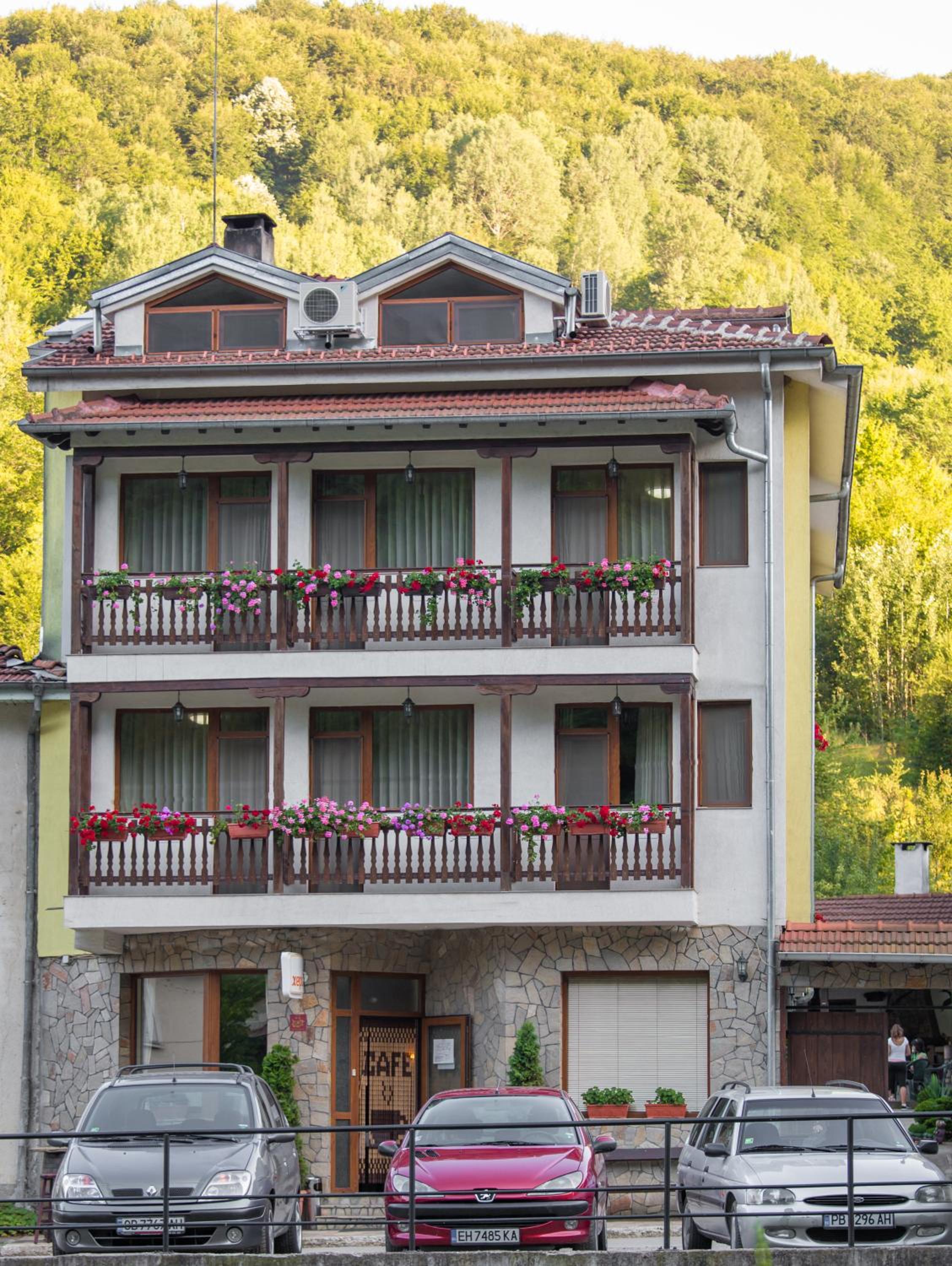 Hera Guest House