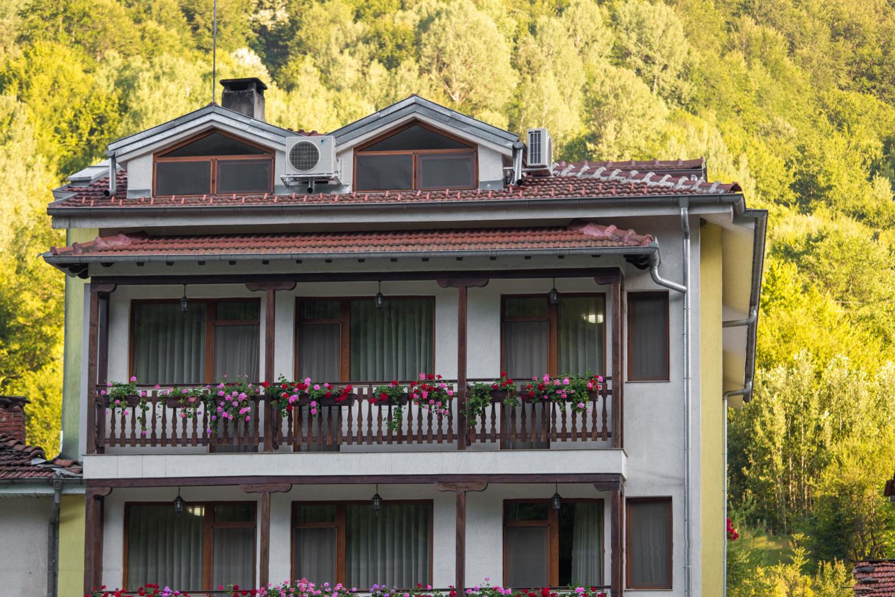 Hera Guest House