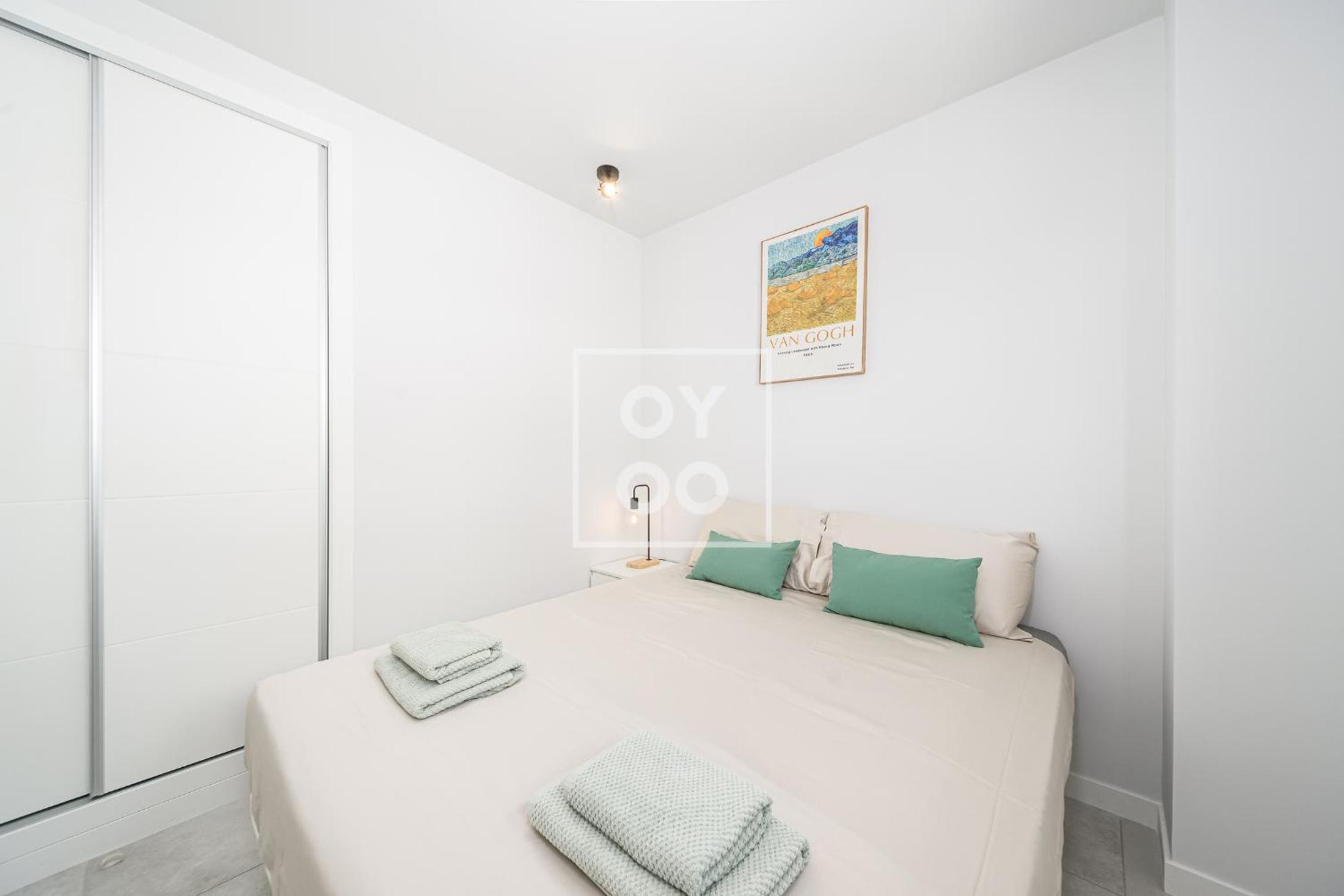 Cobalt Canvas Residence, Luxury Seaview Flat, by OYOOSTAYS