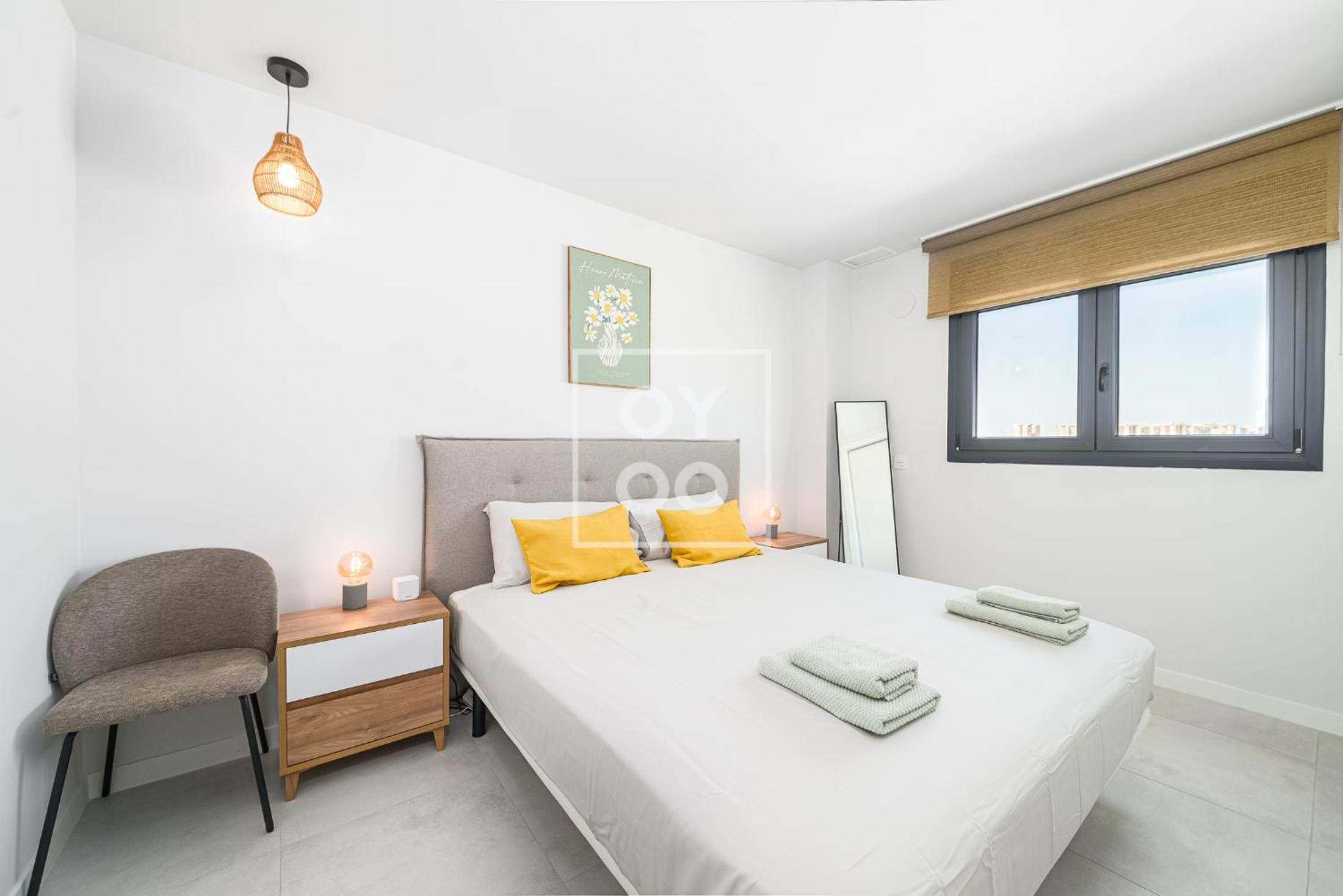 Cobalt Canvas Residence, Luxury Seaview Flat, by OYOOSTAYS