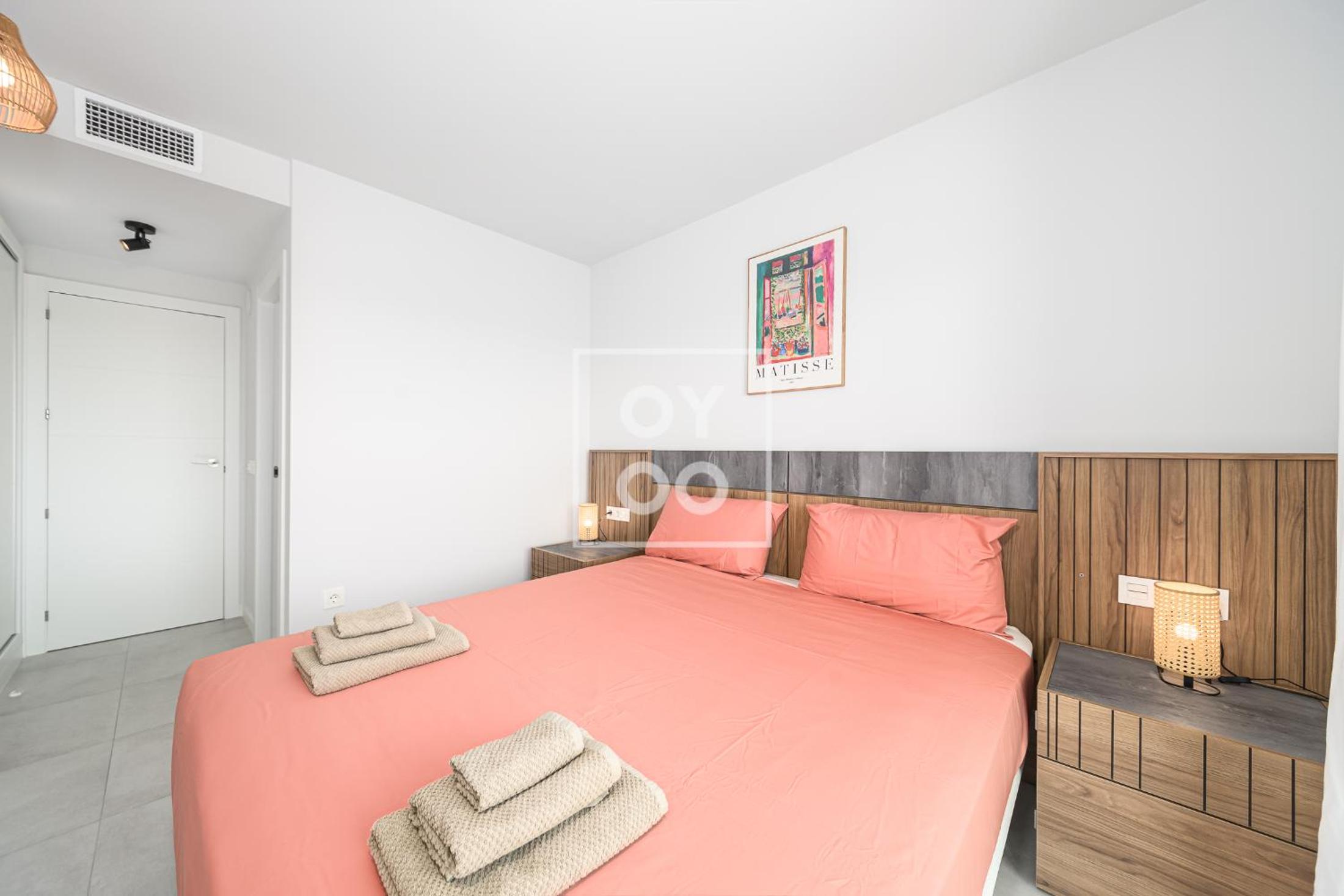 Cobalt Canvas Residence, Luxury Seaview Flat, by OYOOSTAYS
